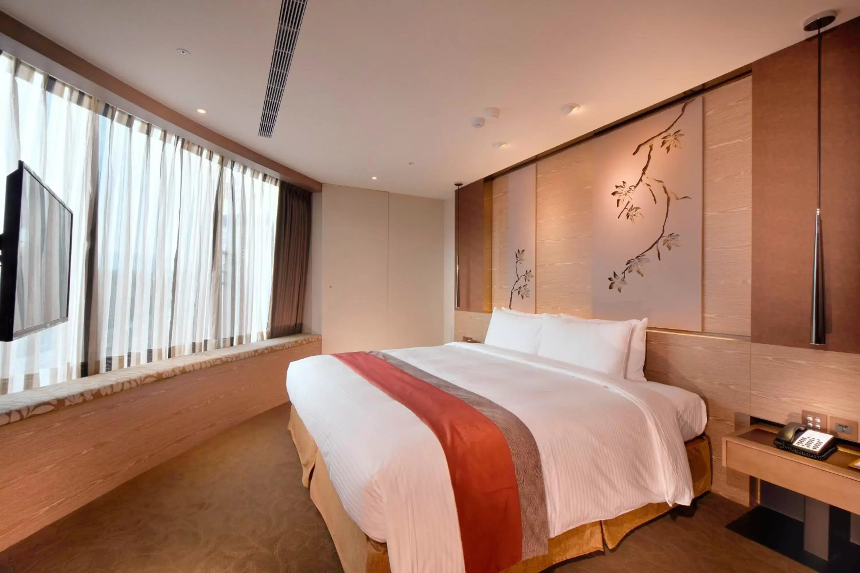 Superior King Room in Green World Grand NanJing