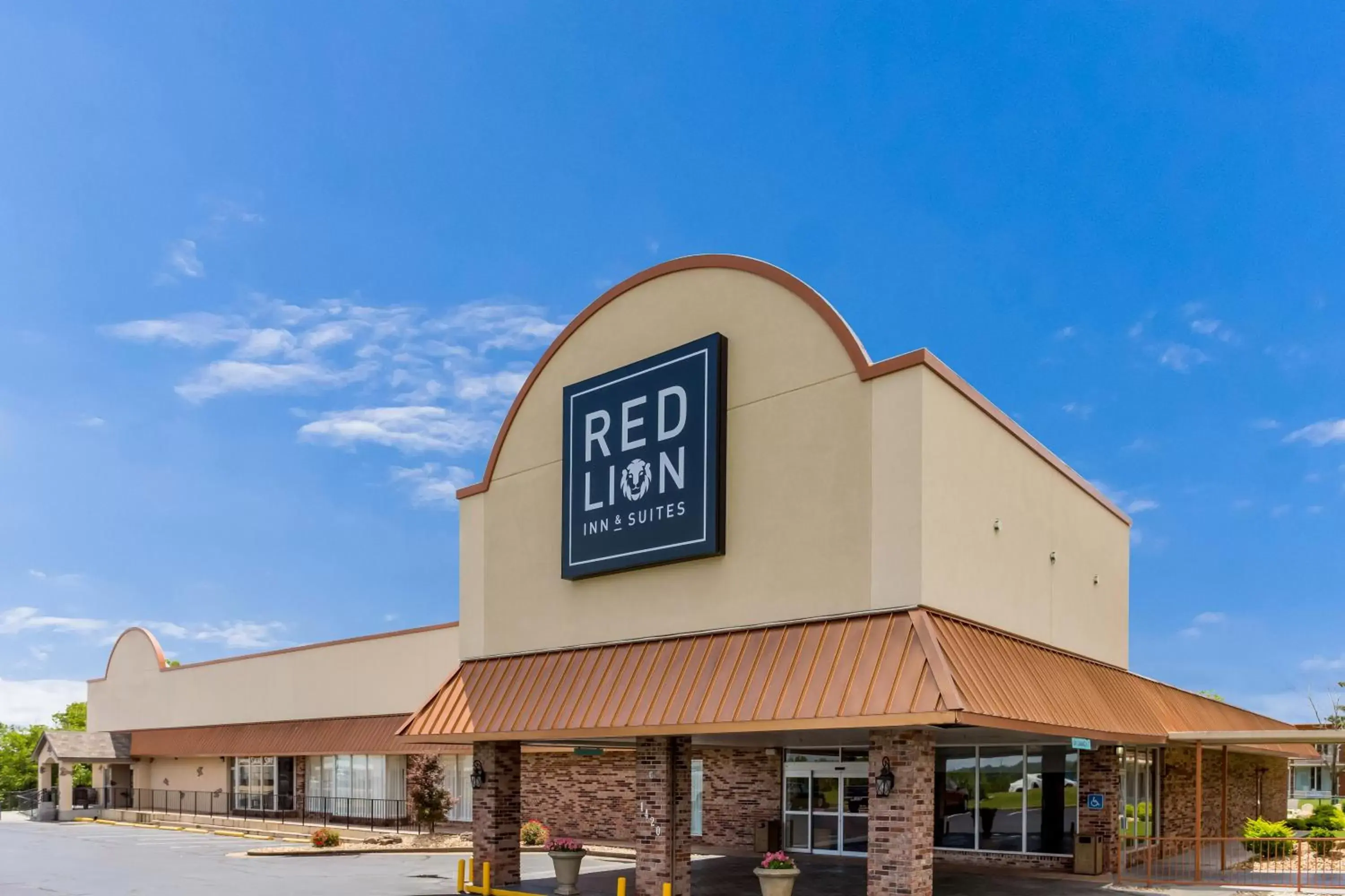 Property Building in Red Lion Inn & Suites Branson