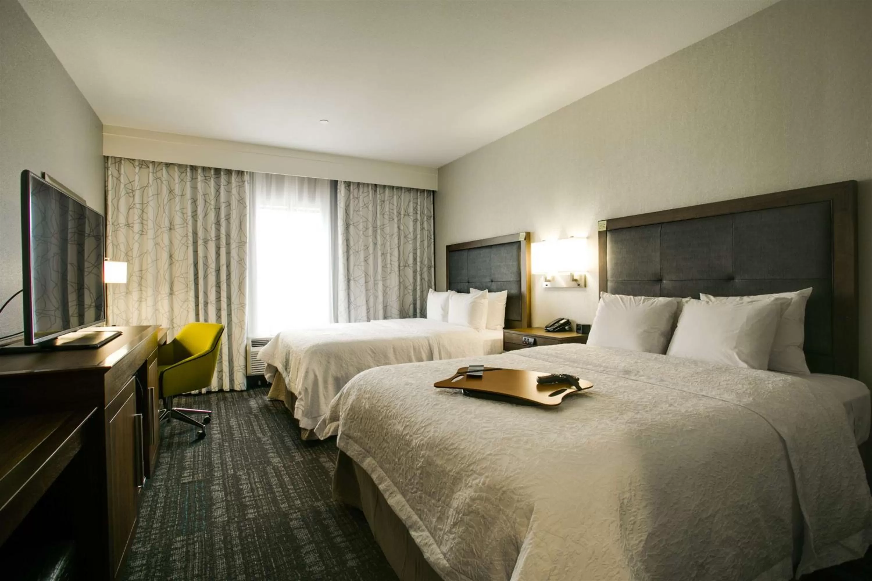 Bed in Hampton Inn & Suites Dallas/Ft. Worth Airport South