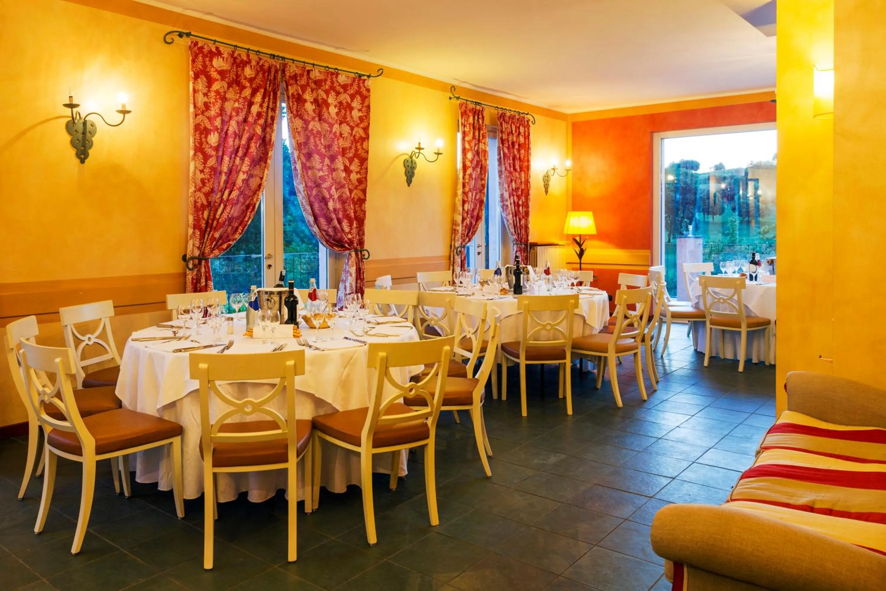 Restaurant/places to eat in Hostellerie Du Golf