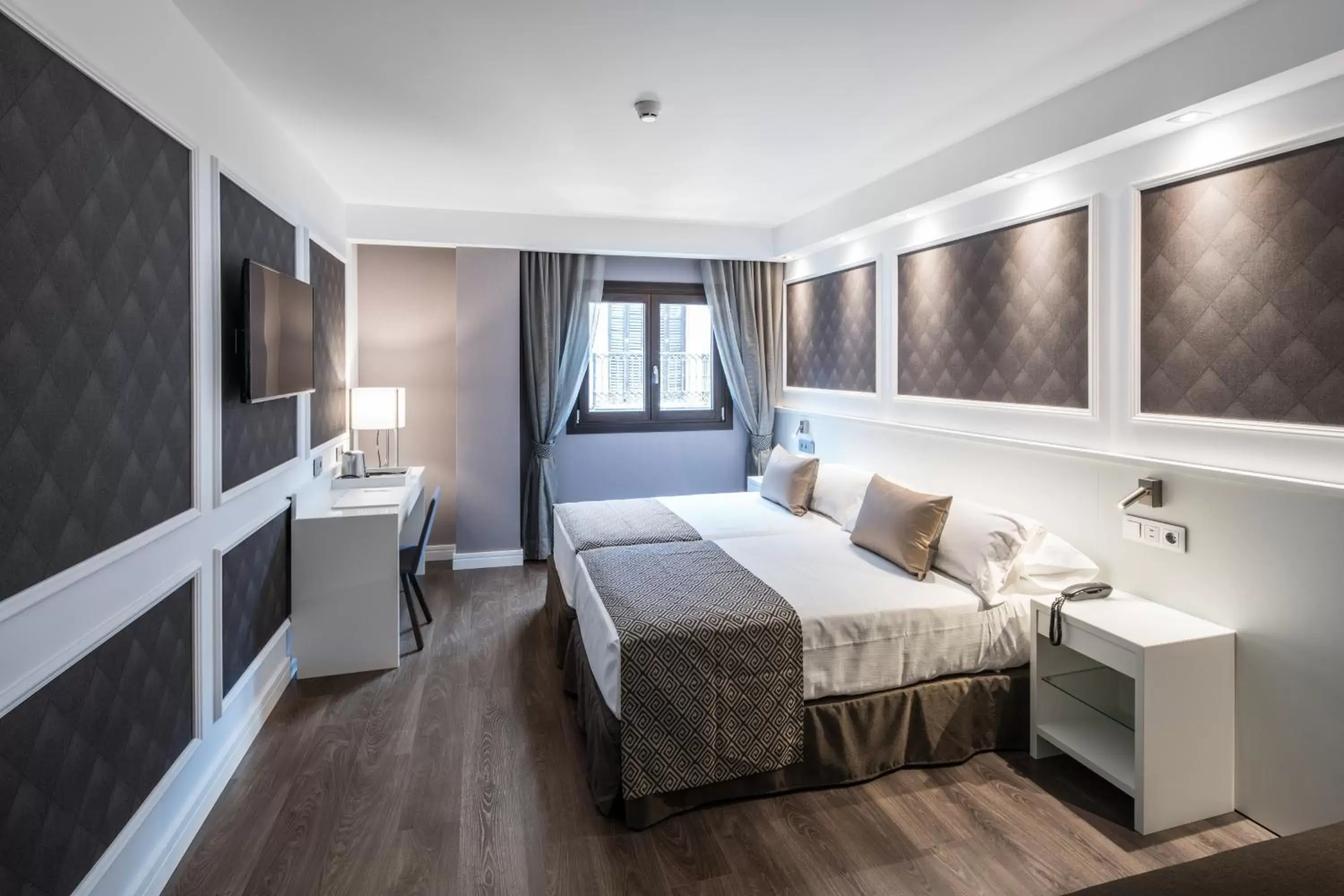 Double or Twin Room in Catalonia Magdalenes Double or Twin Room in Catalonia Magdalenes