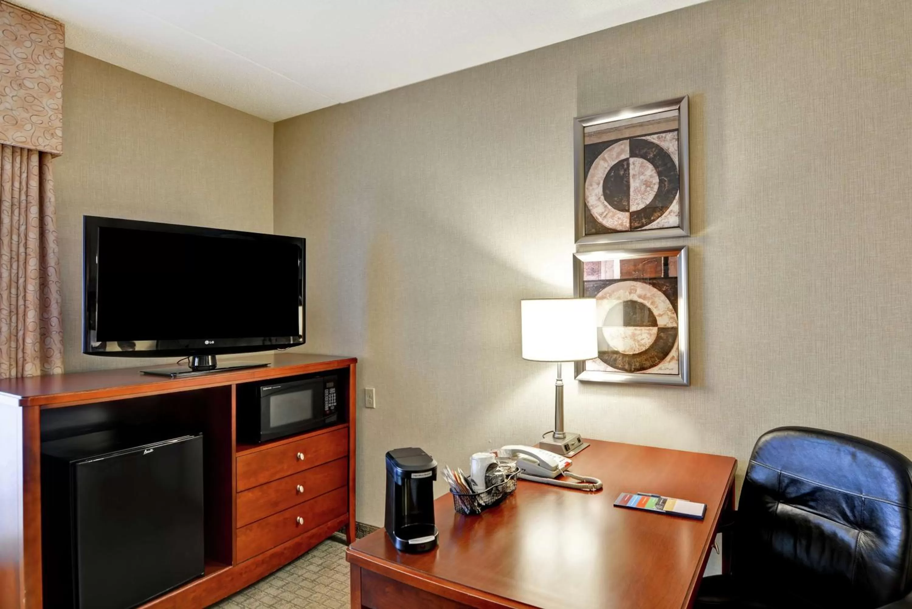 Bedroom in Hampton Inn Lewisburg