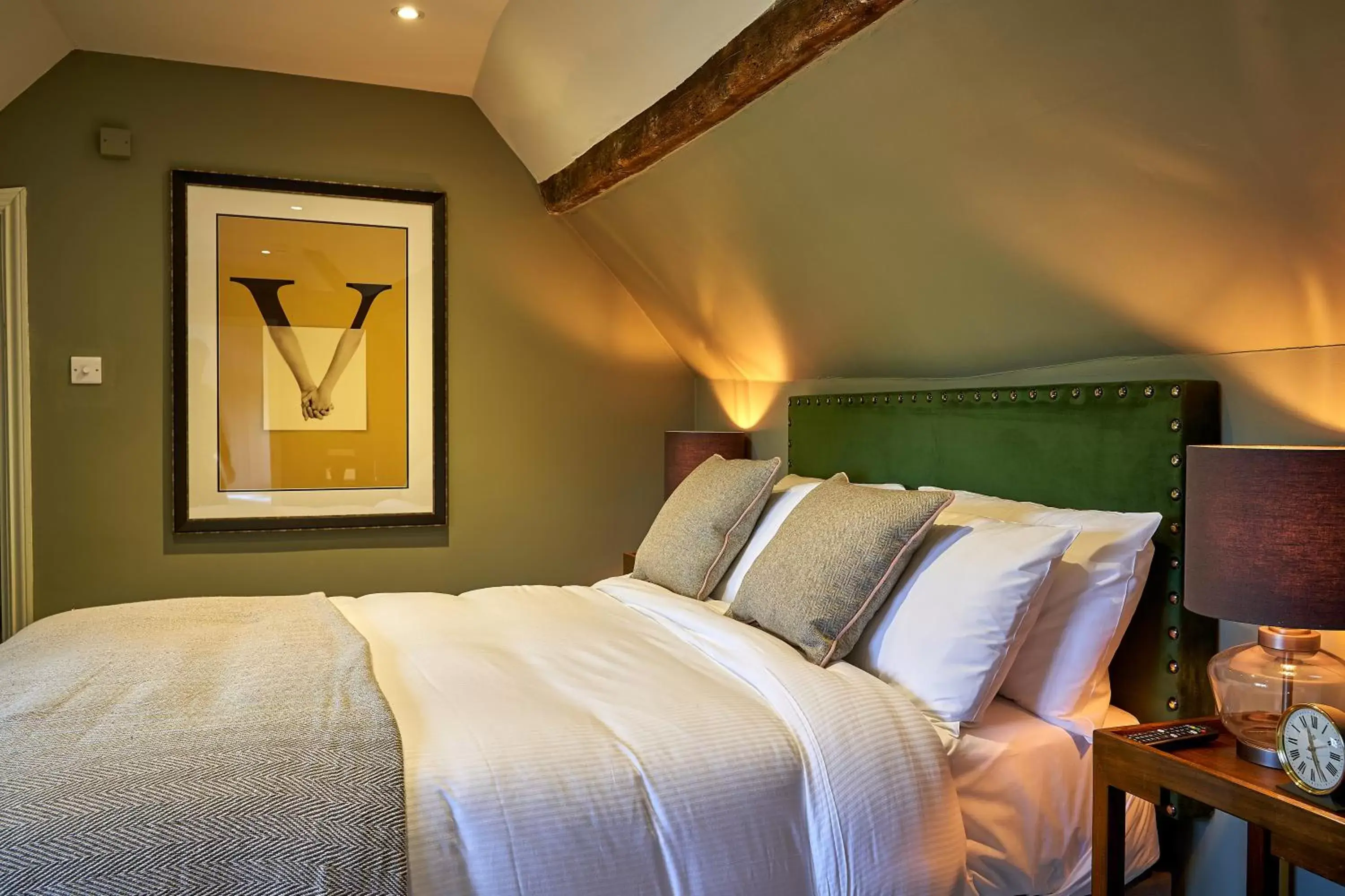 Bed in The Horse And Groom Inn