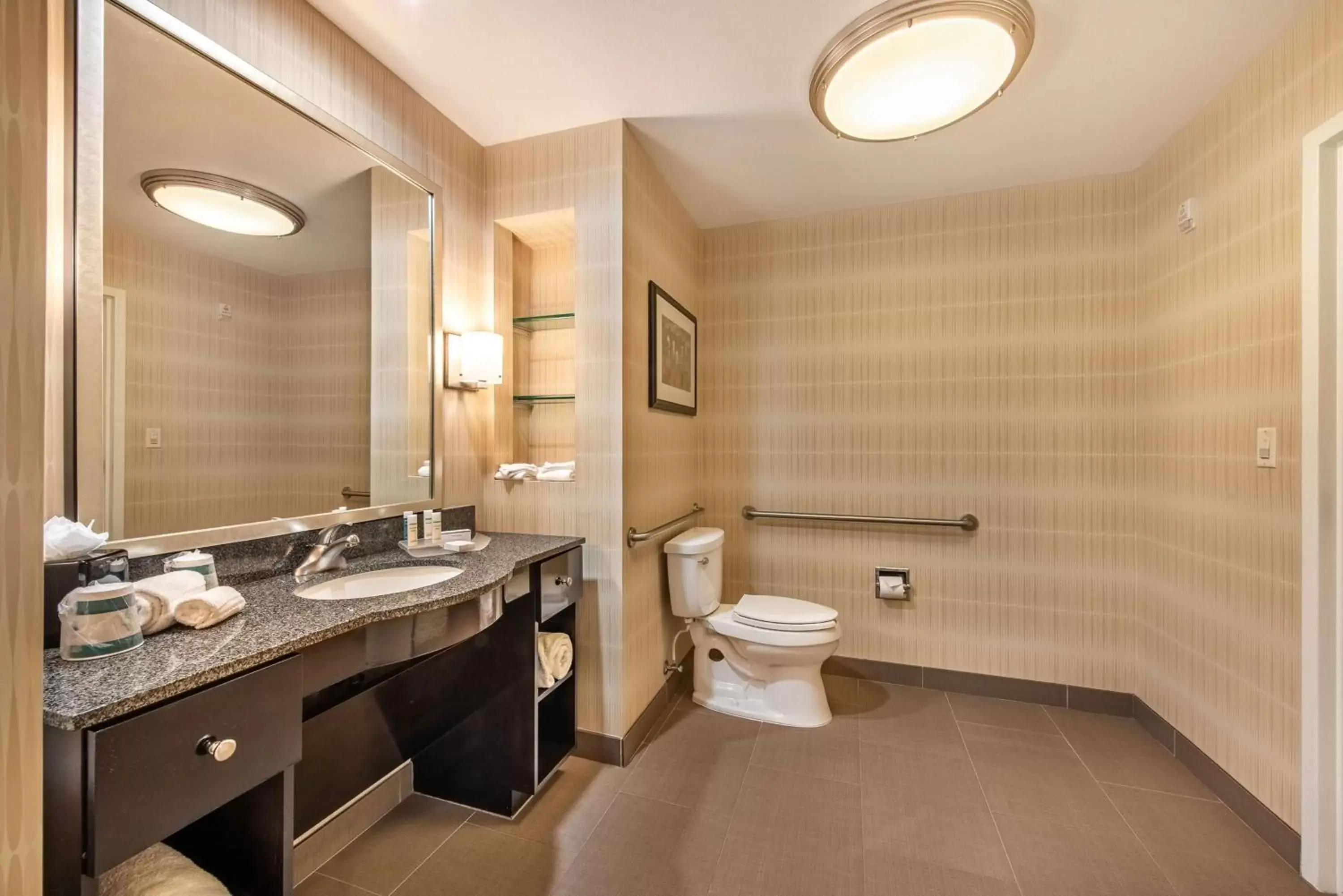 Bathroom in Homewood Suites by Hilton Oxnard/Camarillo Bathroom in Homewood Suites by Hilton Oxnard/Camarillo