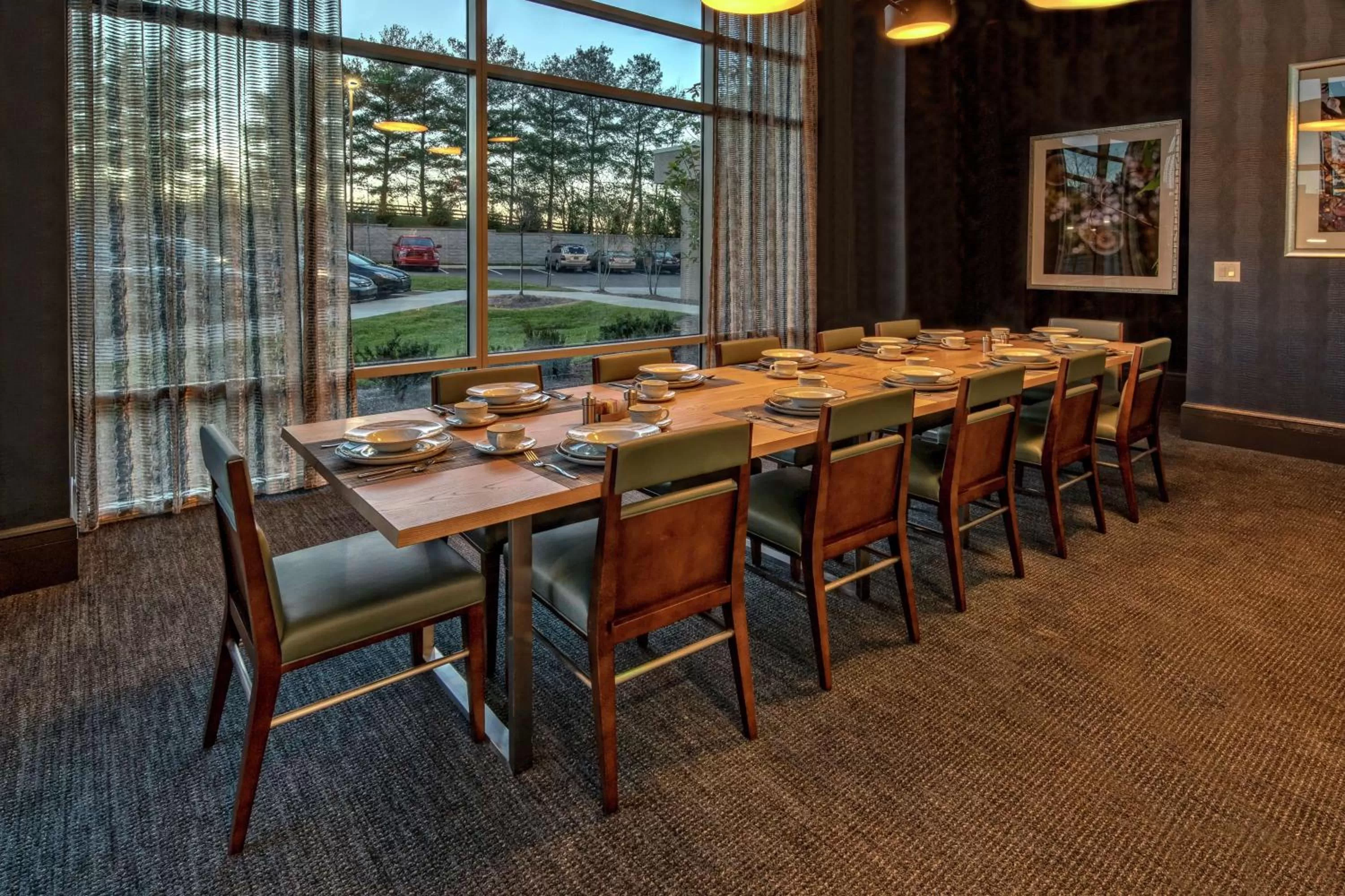 Restaurant/places to eat in Hilton Franklin Cool Springs