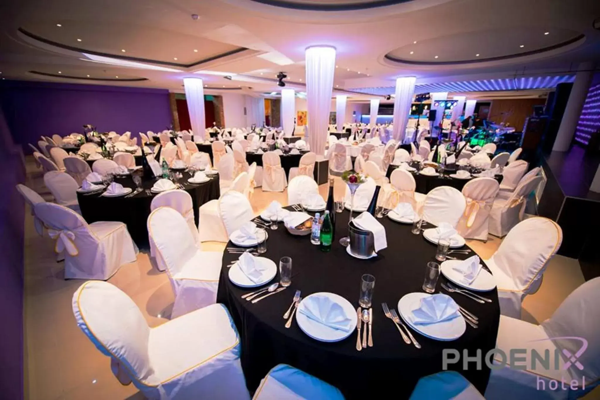 Restaurant/places to eat, Banquet Facilities in Hotel Phoenix