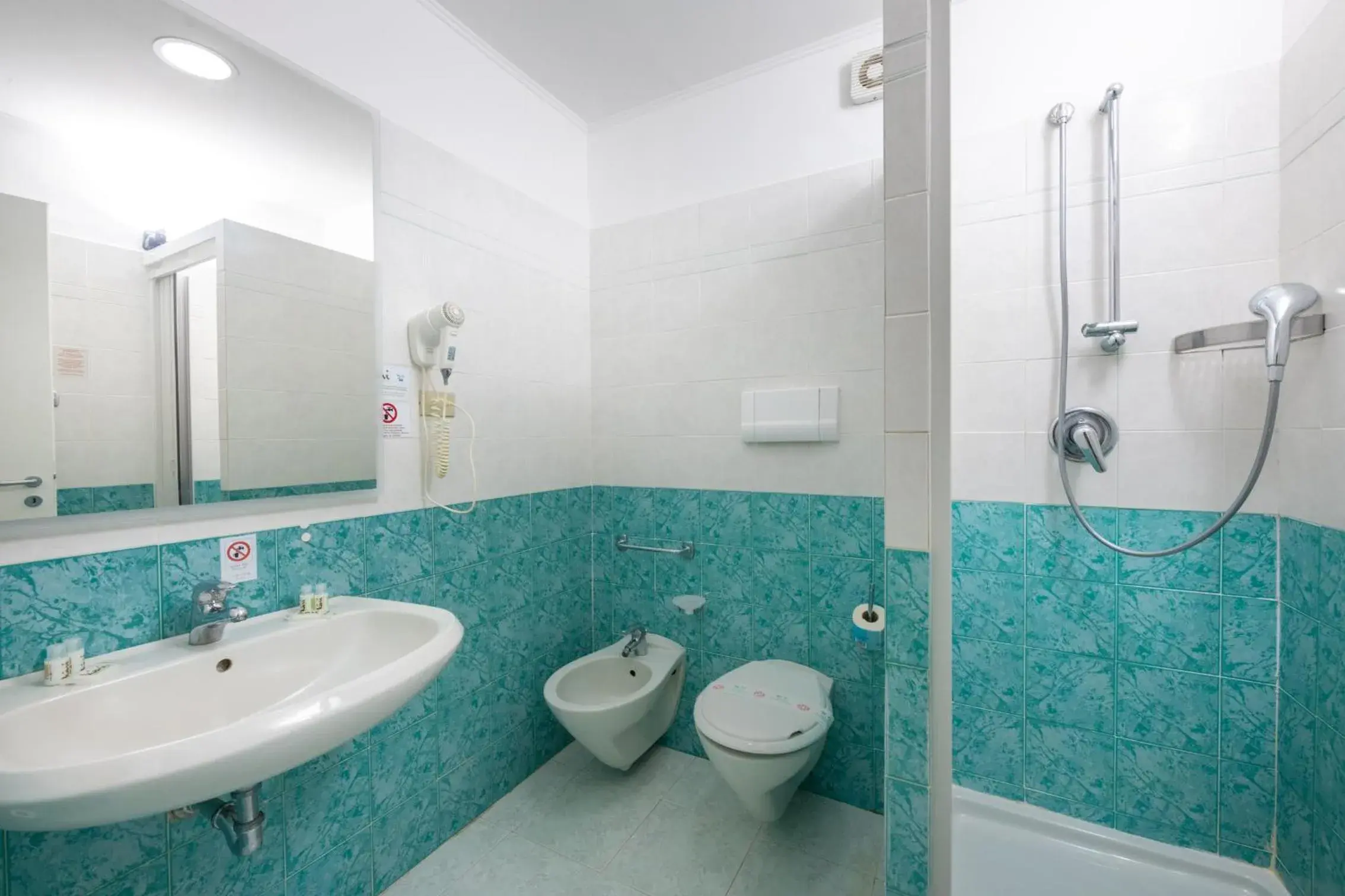 Bathroom in Hotel Club Eloro
