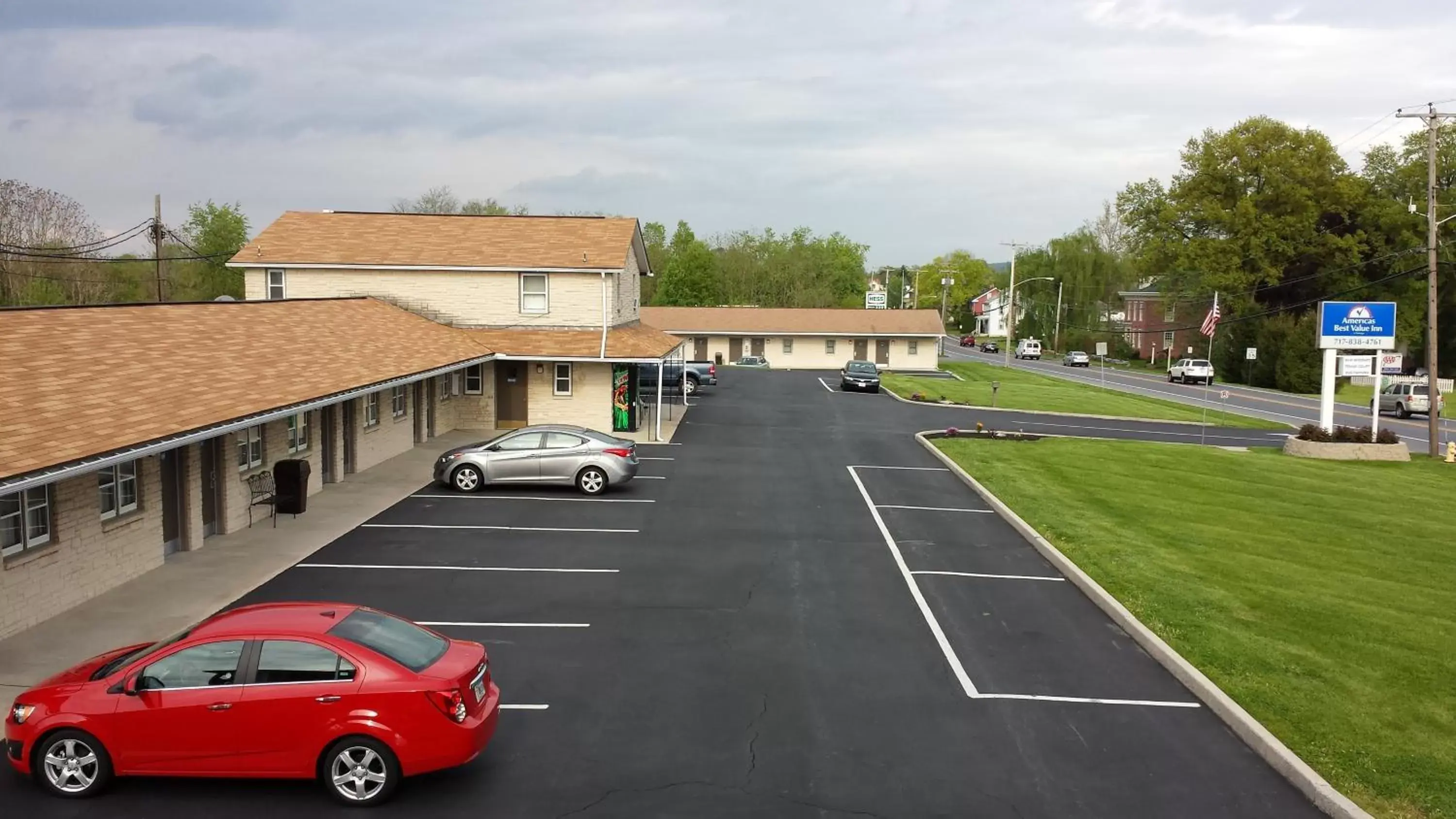 Facade/entrance, Neighborhood in Americas Best Value Inn - Palmyra/Hershey