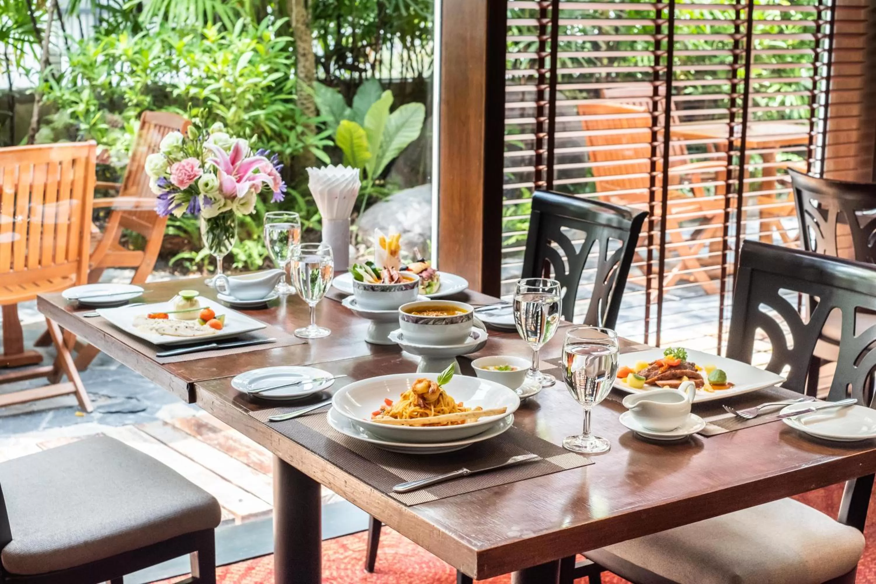 Dining area in Zenith Sukhumvit Hotel, Bangkok