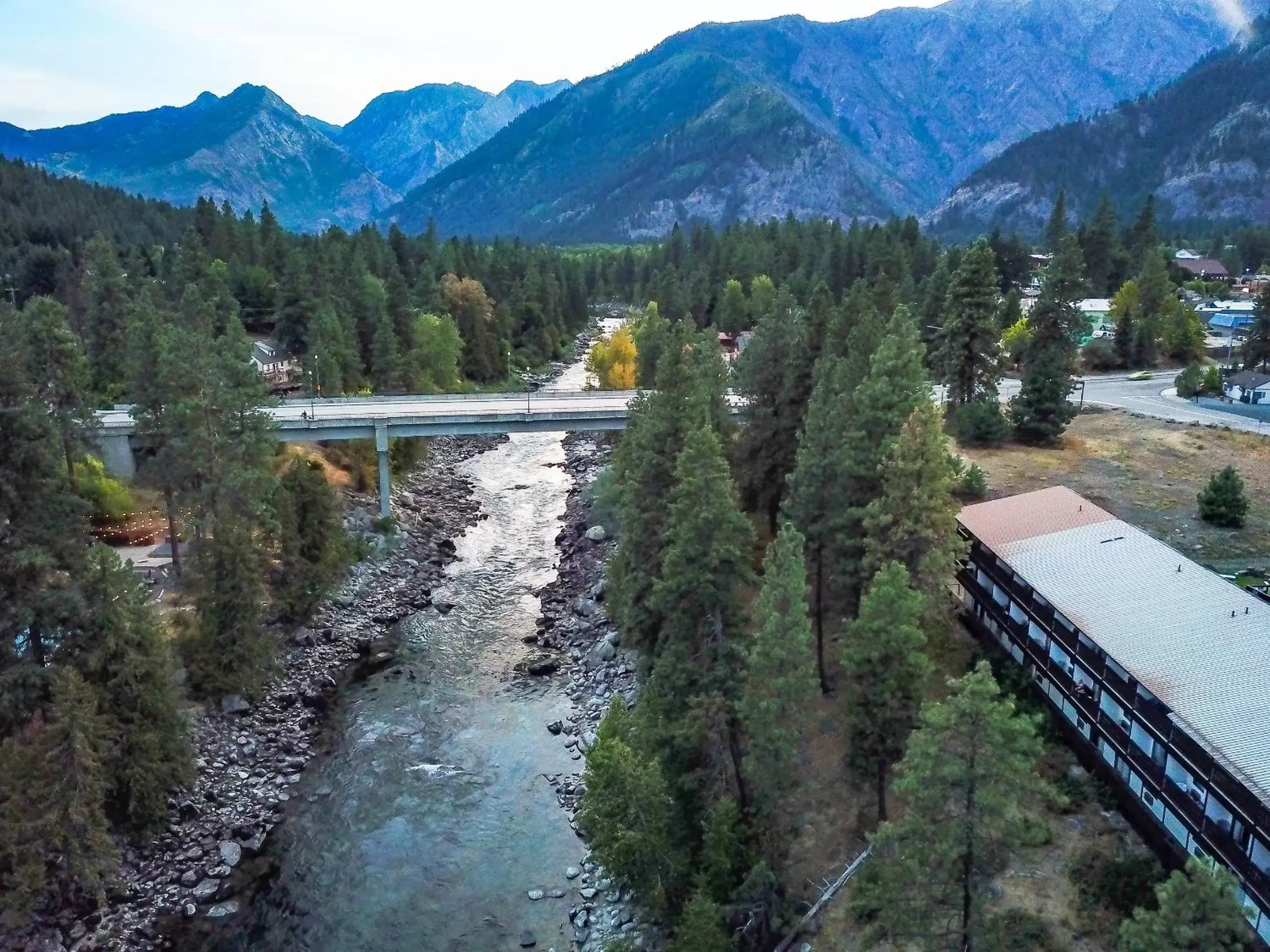 Bird's eye view, Mountain View in Alpine Rivers Inn