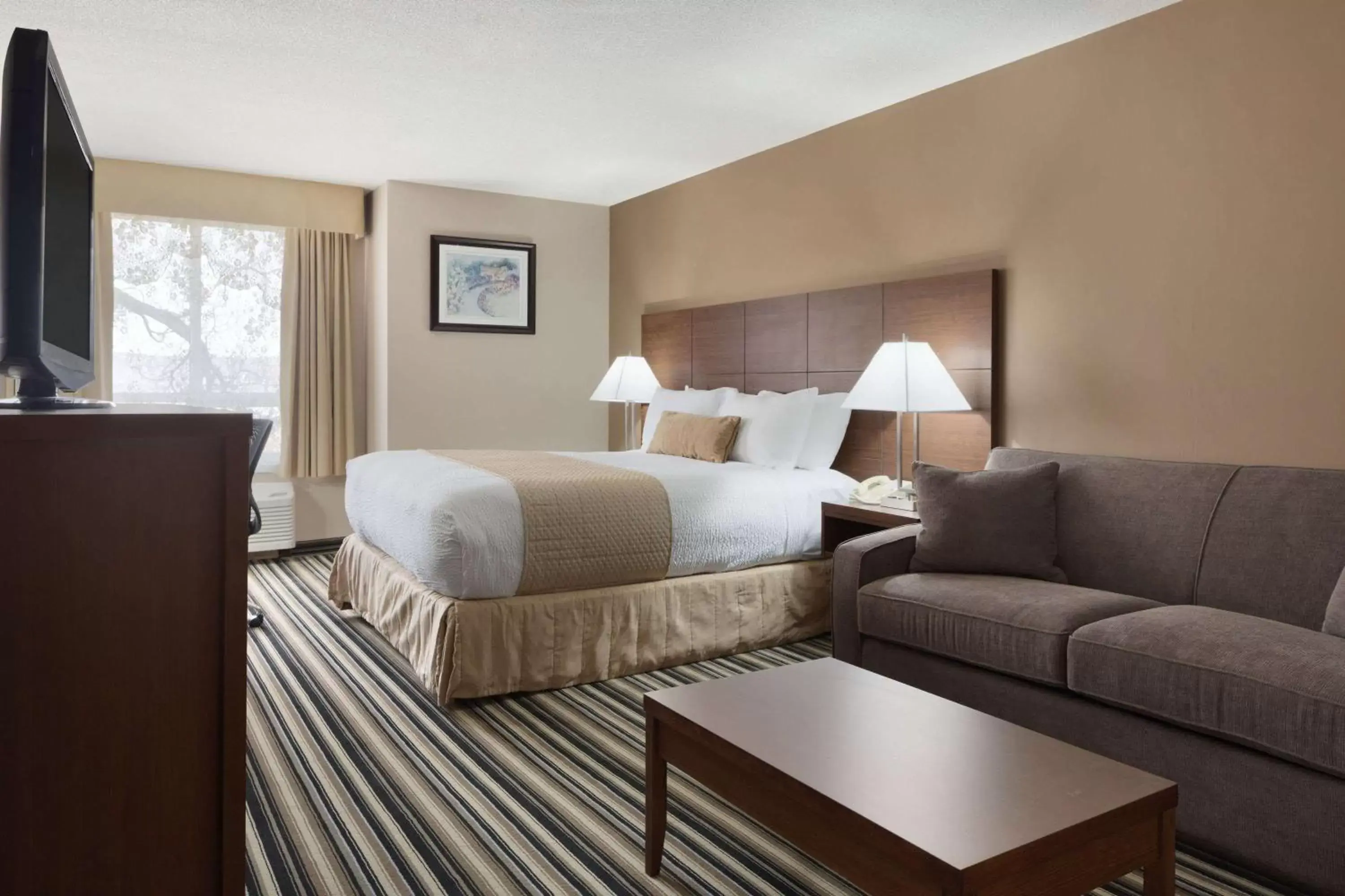 Photo of the whole room, Bed in Days Inn by Wyndham Dalhousie