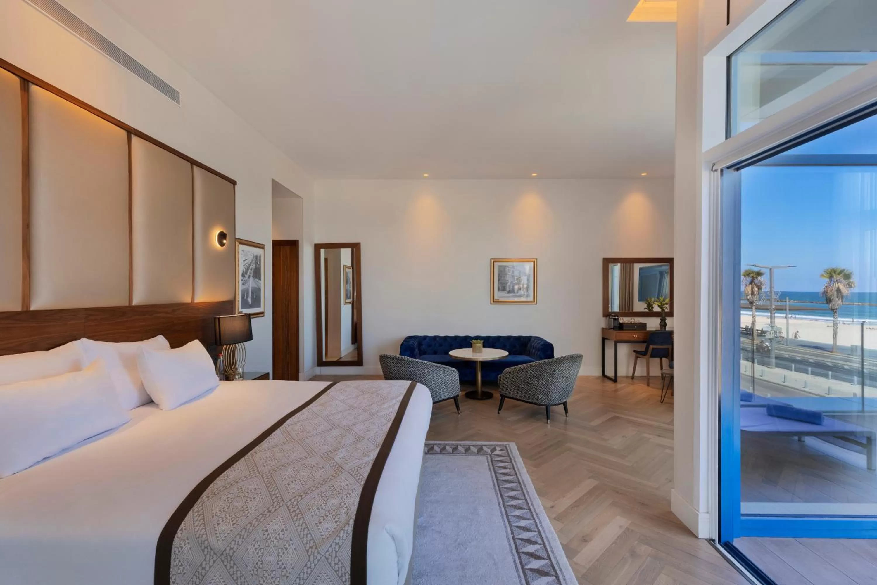 Bed in Herbert Samuel Opera Tel Aviv