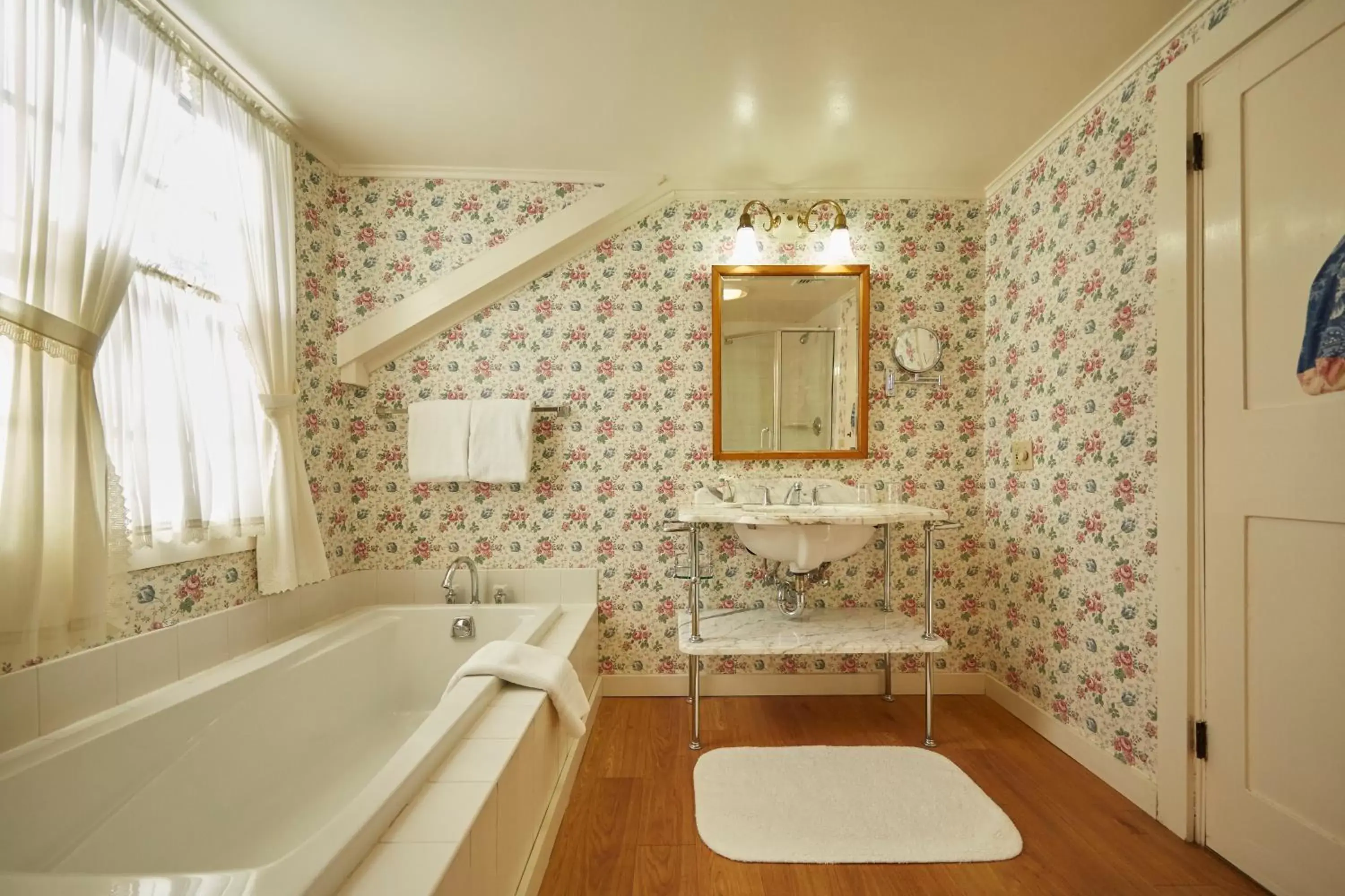 Bathroom in The Red Lion Inn