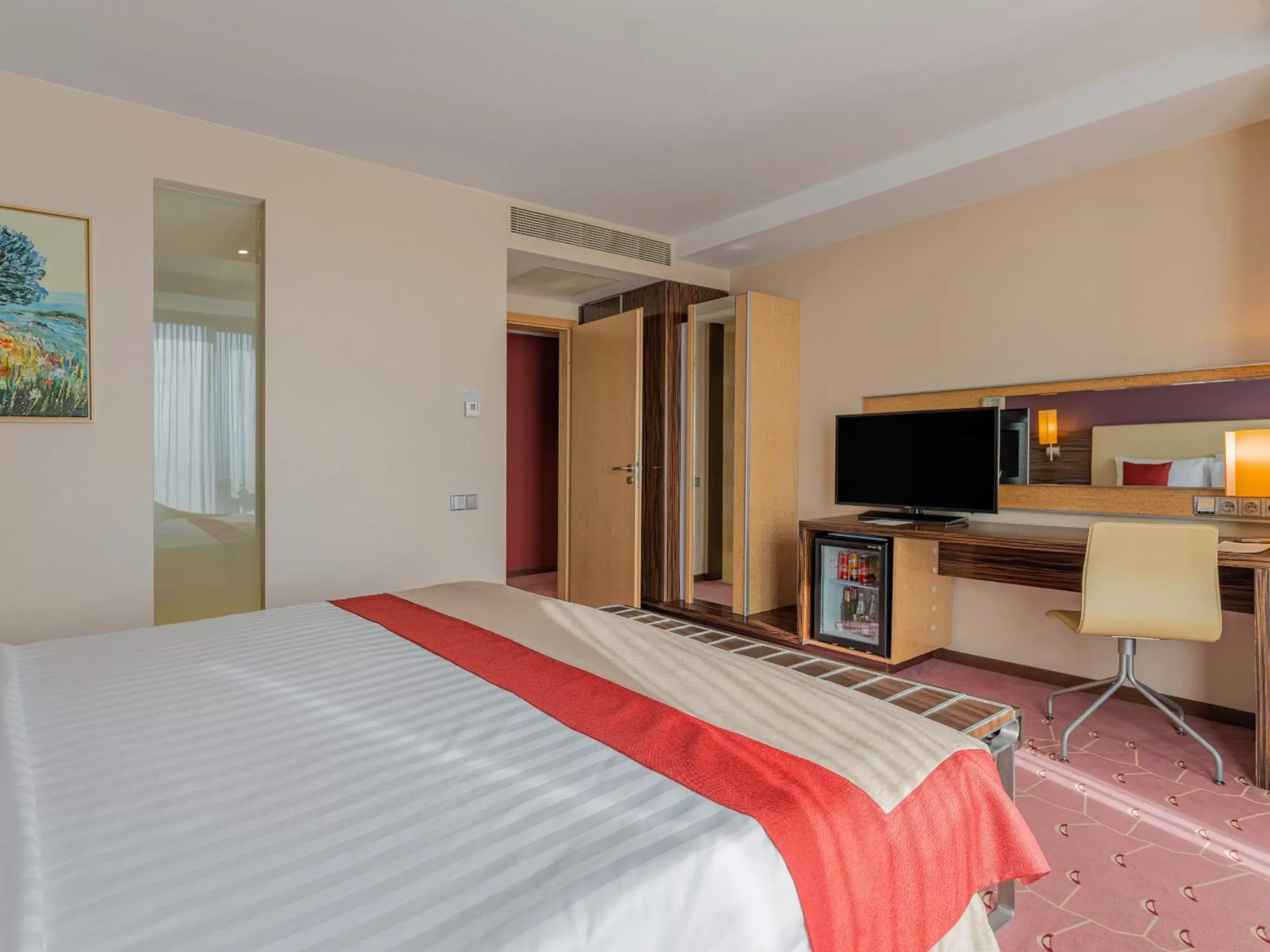TV and multimedia, Bed in Ramada Sibiu Hotel