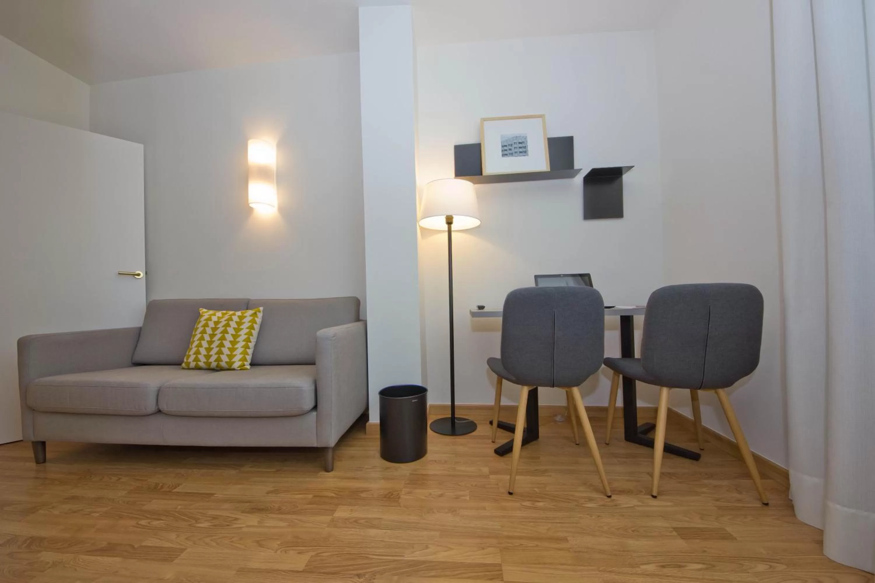 Seating area in Aparthotel Atenea Valles