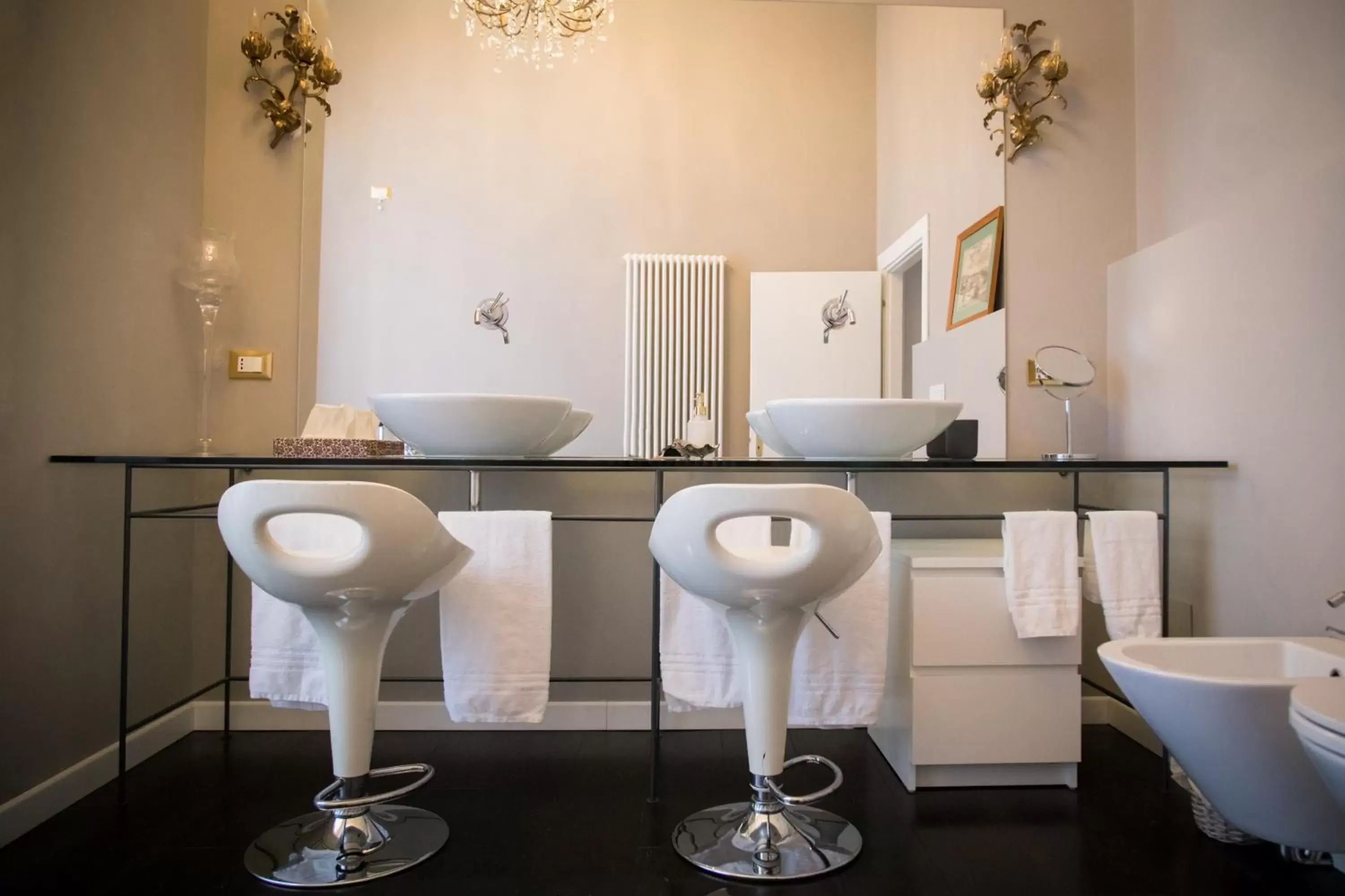 Bathroom in Arnaboldi Palace