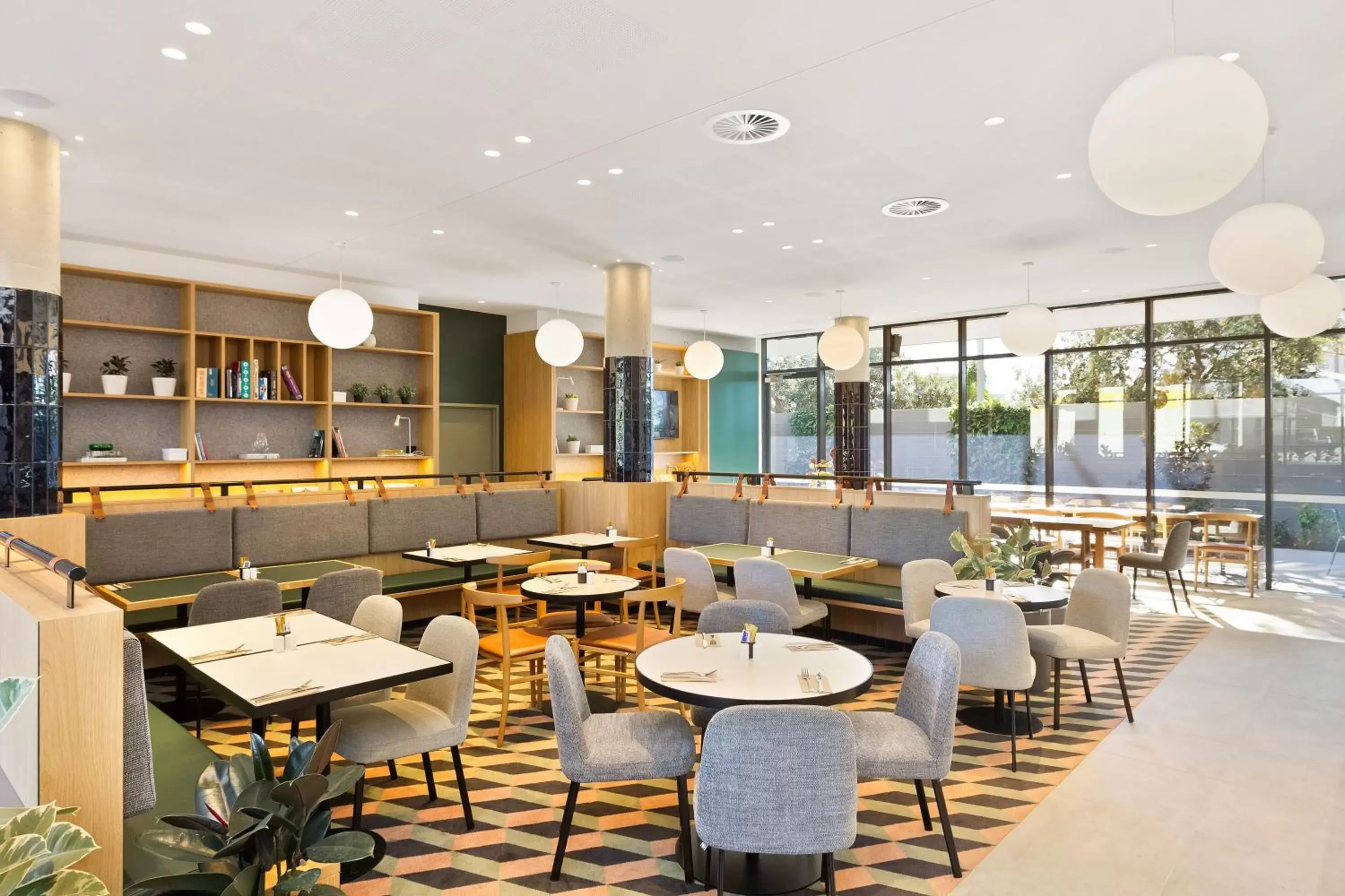 Restaurant/Places to Eat in Mantra Hotel at Sydney Airport