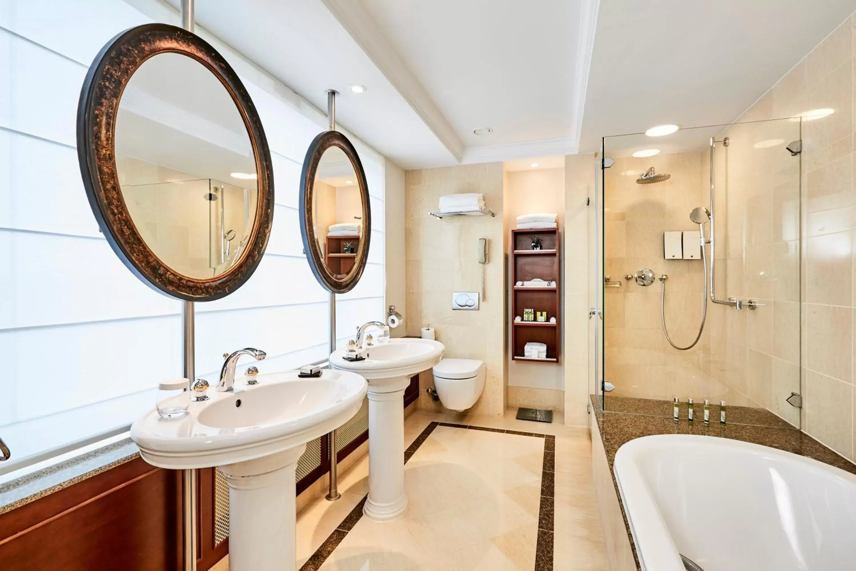 Shower, Bathroom in Hotel Okura Amsterdam – The Leading Hotels of the World