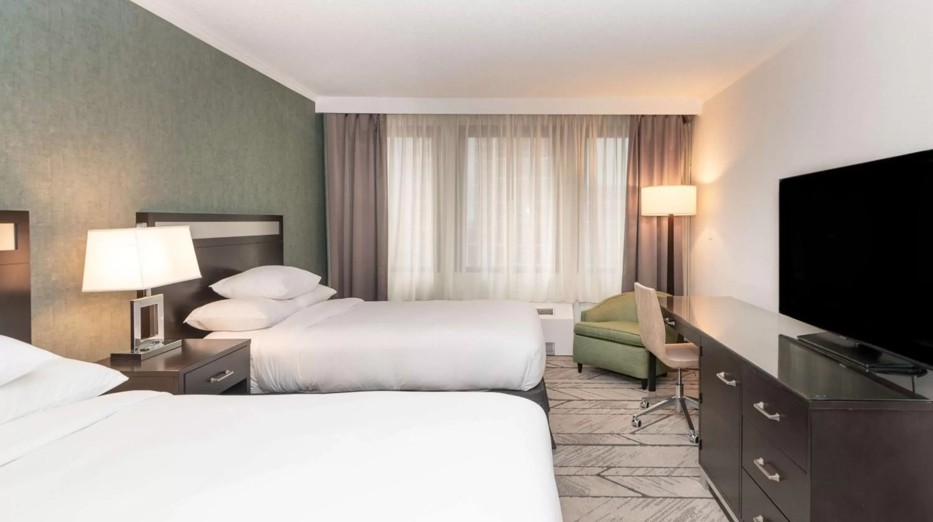 Bedroom, Bed in DoubleTree by Hilton Newark Penn Station, NJ