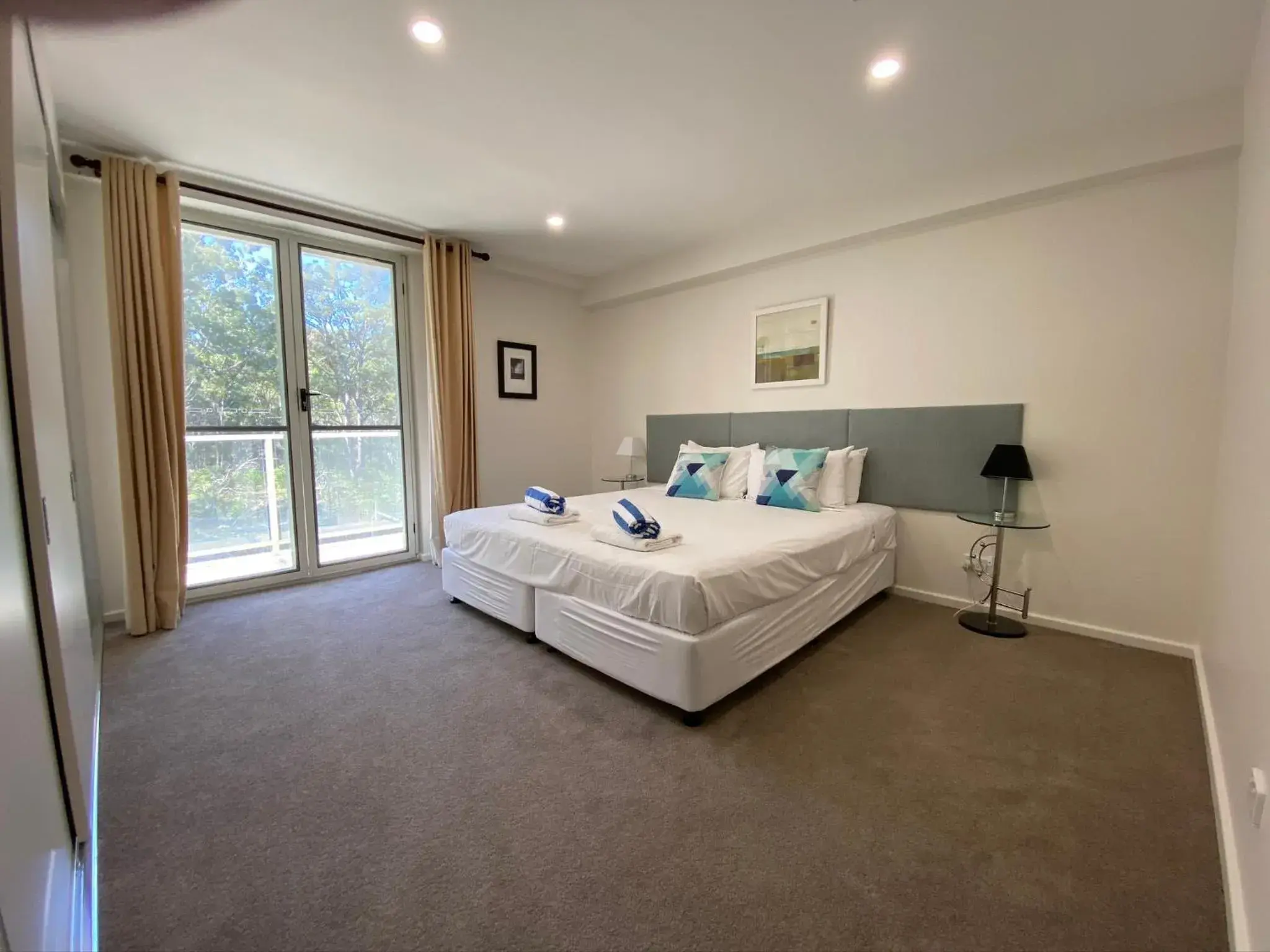 Bedroom in Mantra Nelson Bay