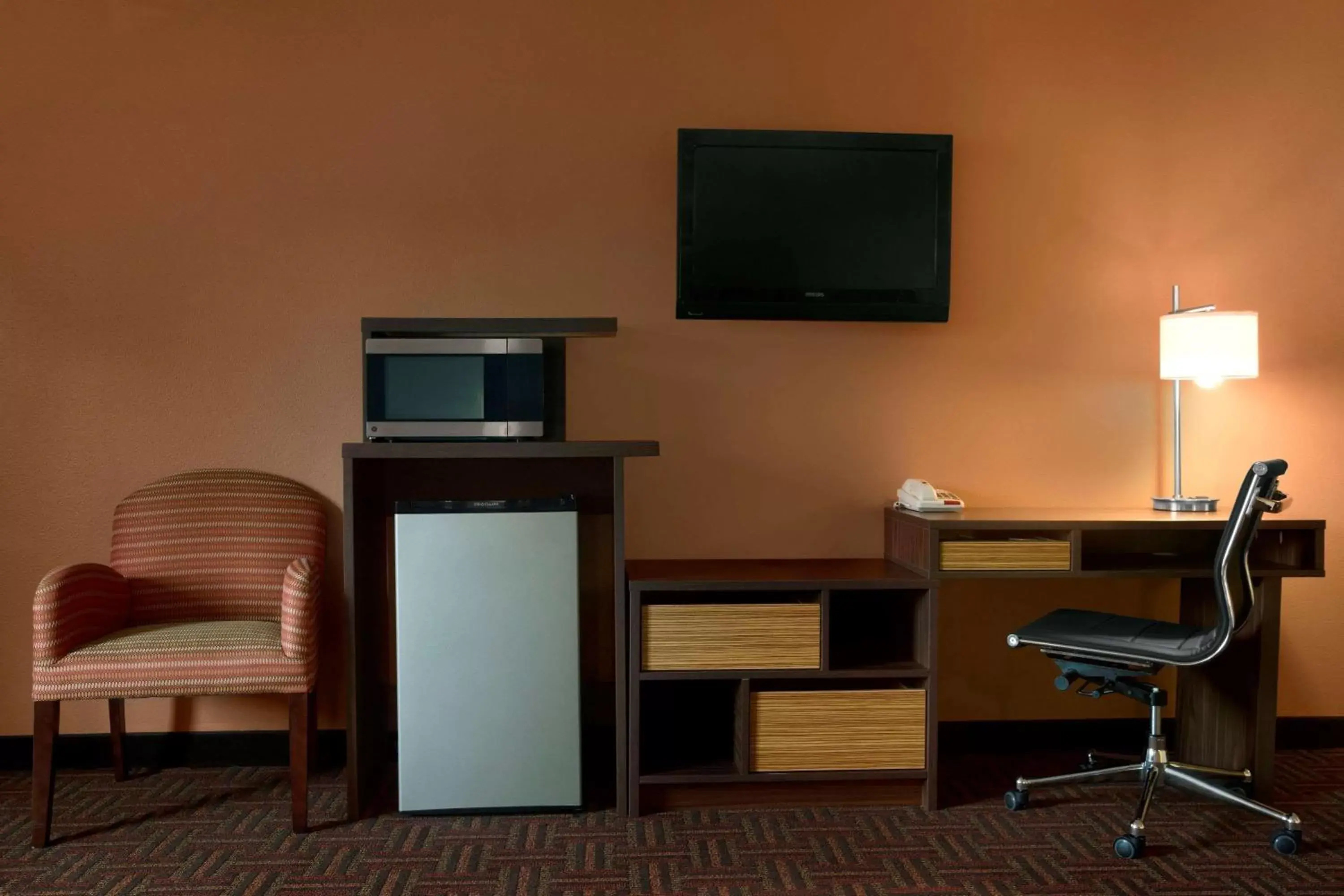 Photo of the whole room, TV/Entertainment Center in Super 8 by Wyndham Peoria East