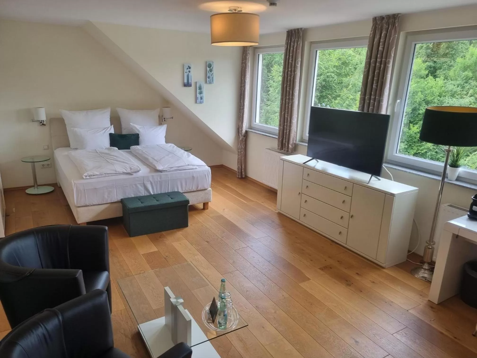 Photo of the whole room, Bed in Die LÜ - Lüttelforster Mühle