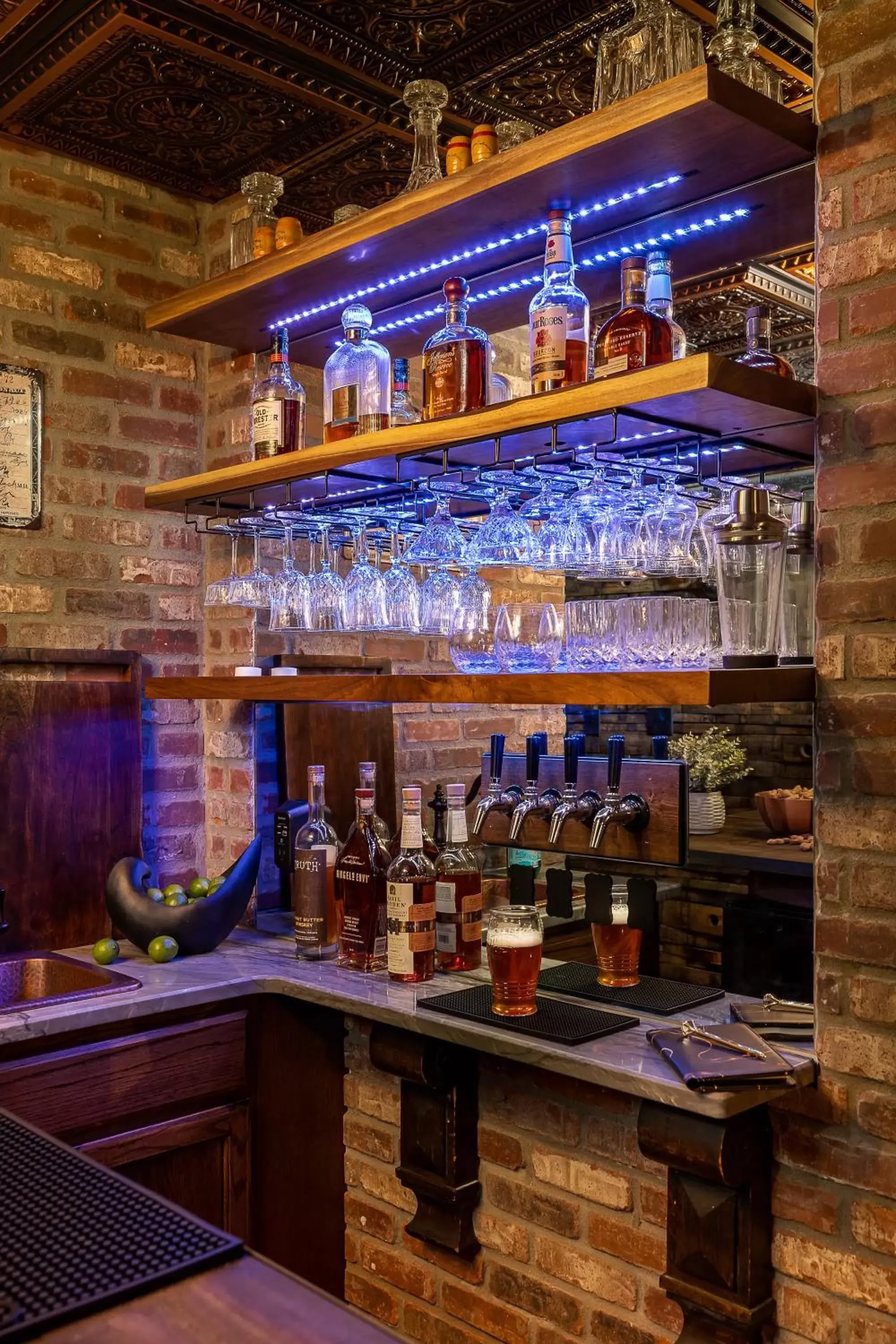 Lounge or bar in Pillow and Paddock B&B Lounge or bar in Pillow and Paddock B&B