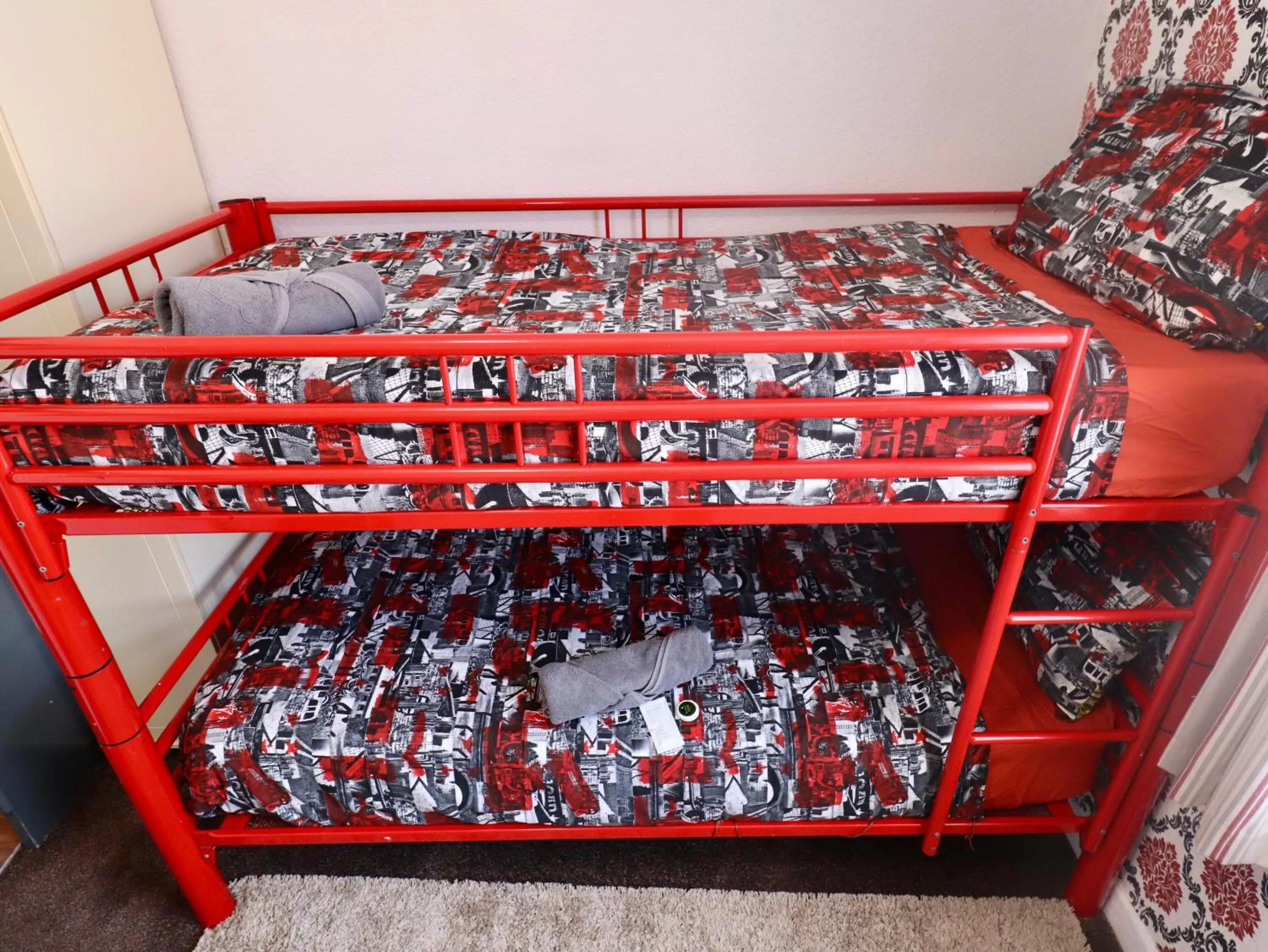 bunk bed, Bed in Blackpool Central Hotel