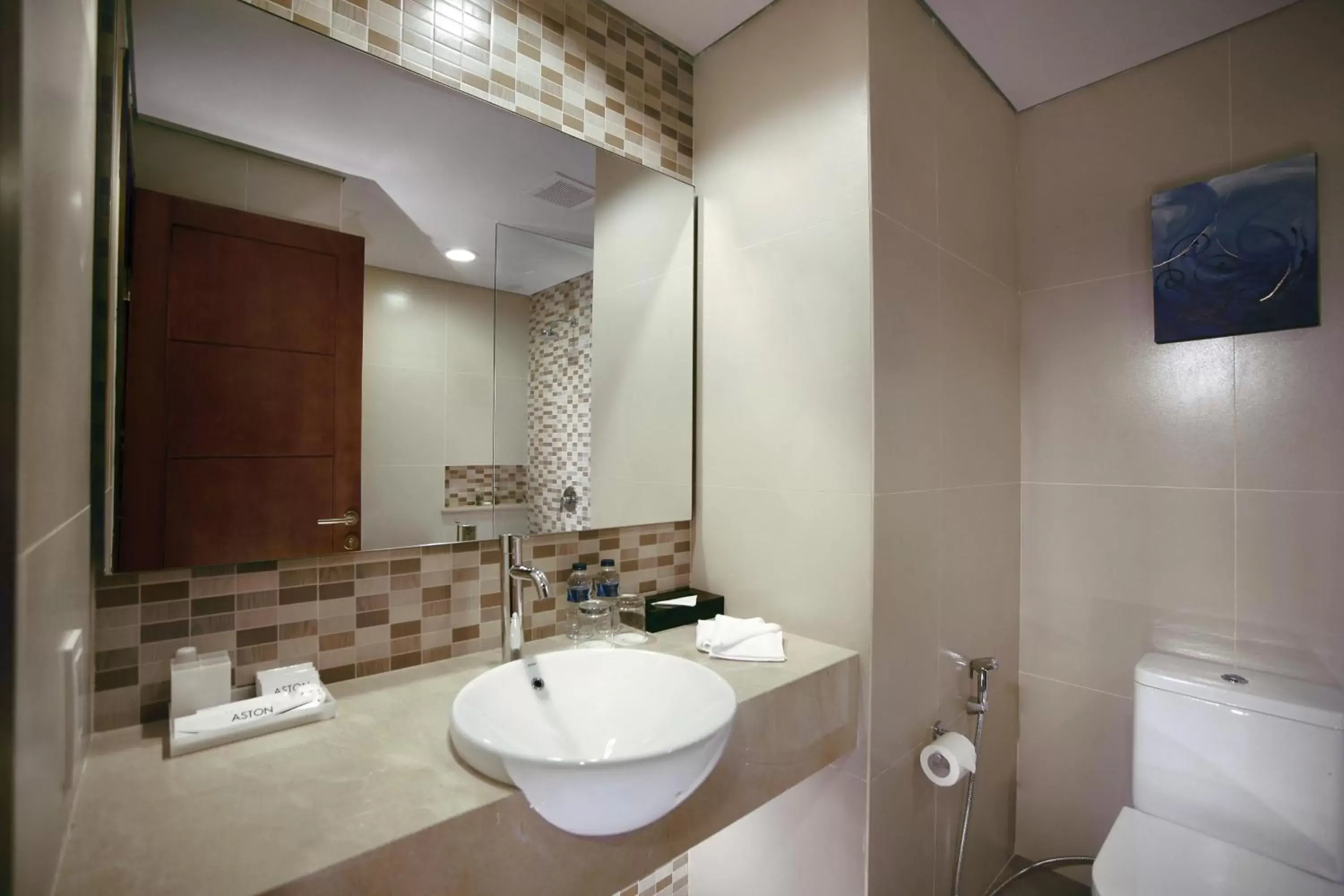 Bathroom in ASTON Bojonegoro City Hotel