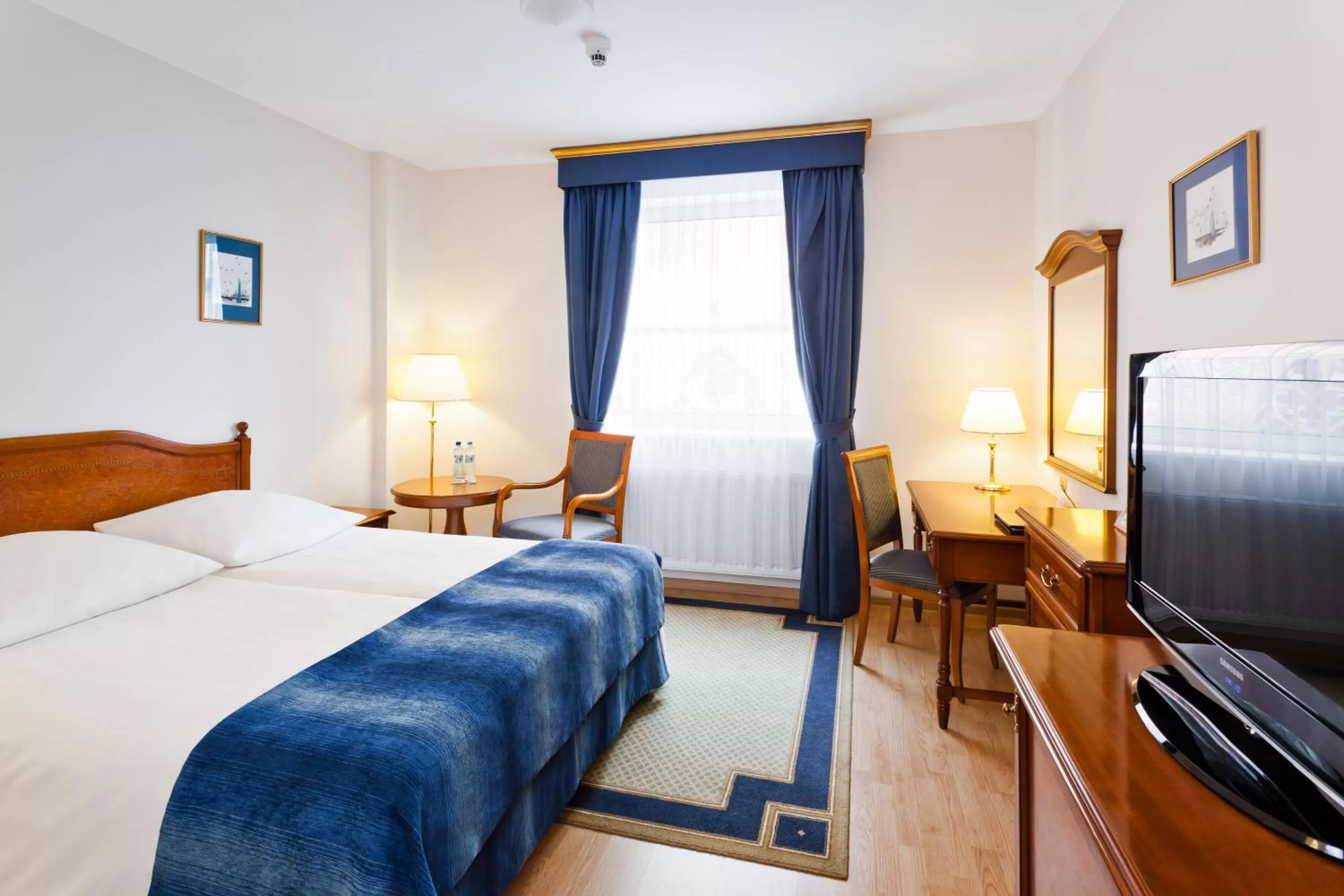 Photo of the whole room, Bed in Qubus Hotel Wrocław