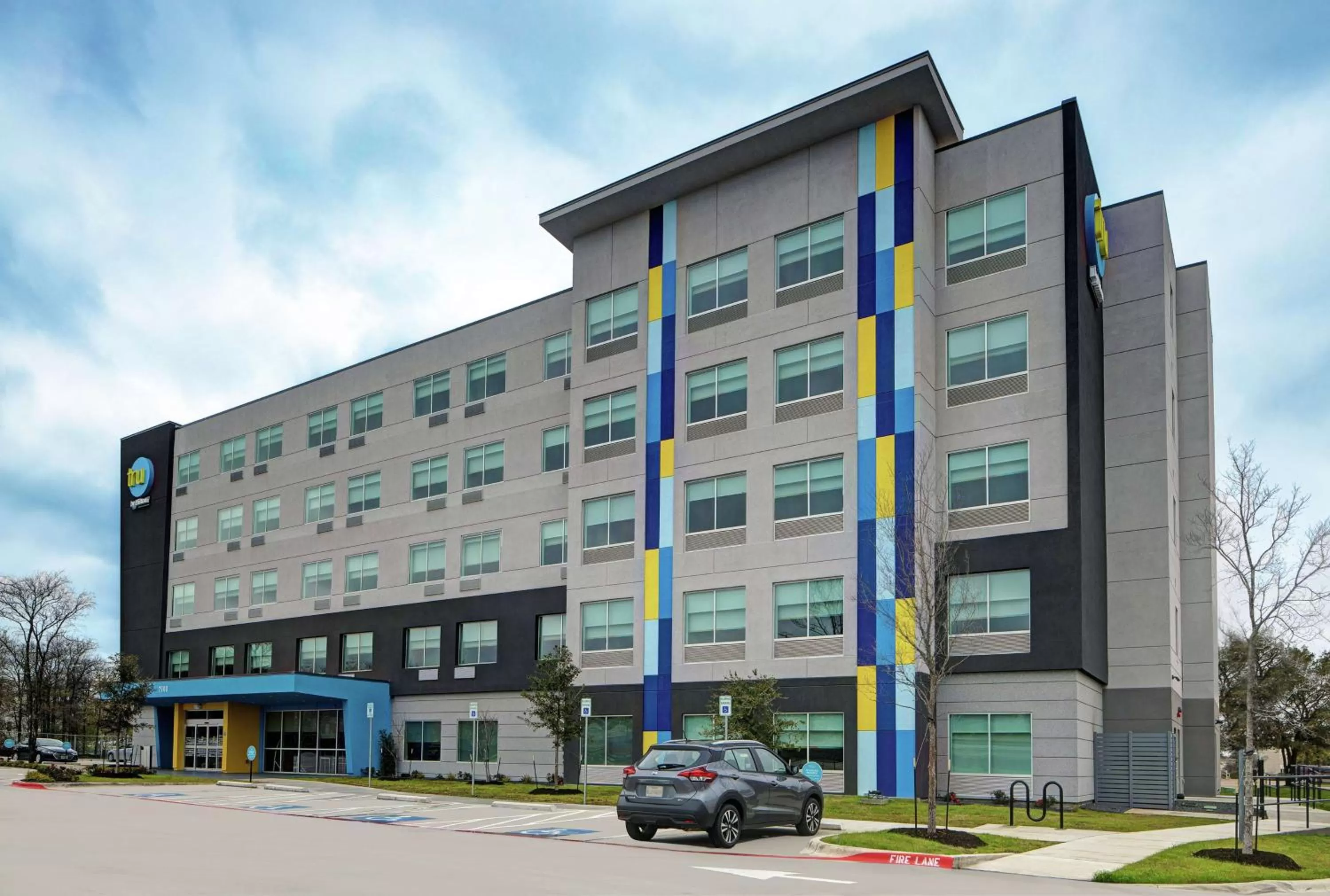 Property building in Tru By Hilton Austin Airport, Tx