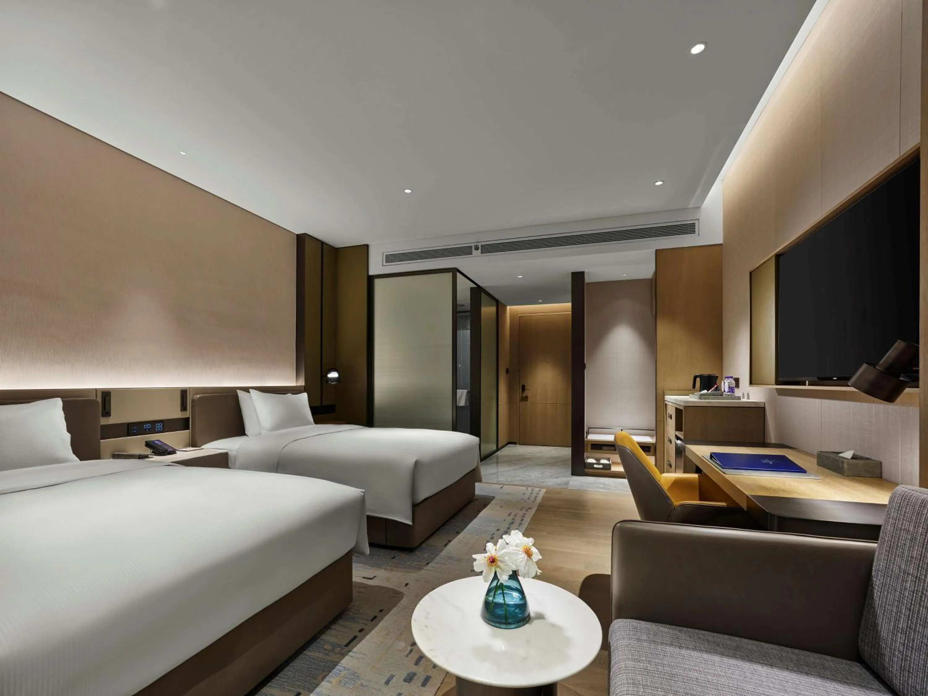 Bedroom, Bed in DoubleTree by Hilton Chengdu Riverside - Close to Panda Base and Chengdu East Railway