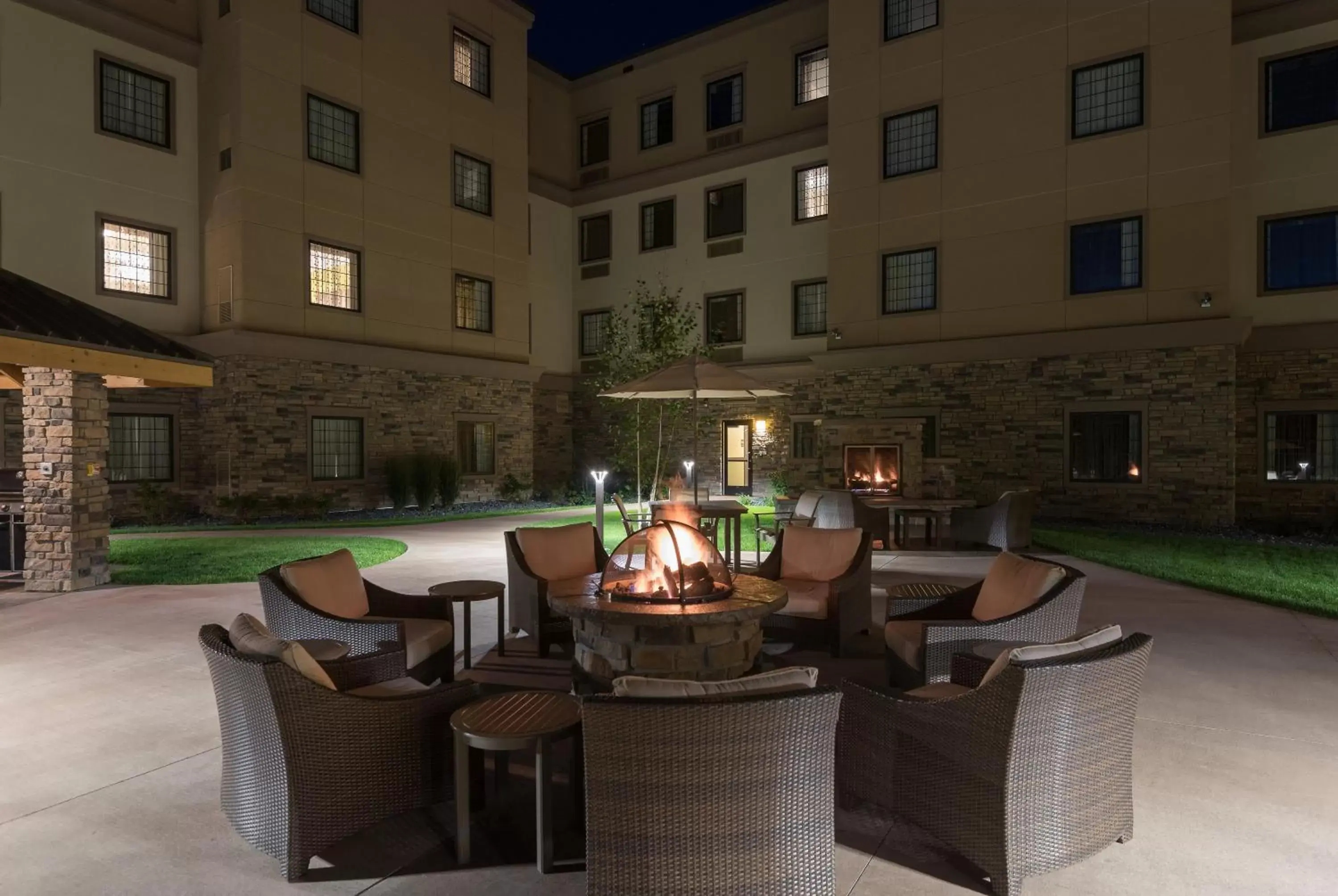 Property building in Staybridge Suites Eau Claire - Altoona, an IHG Hotel