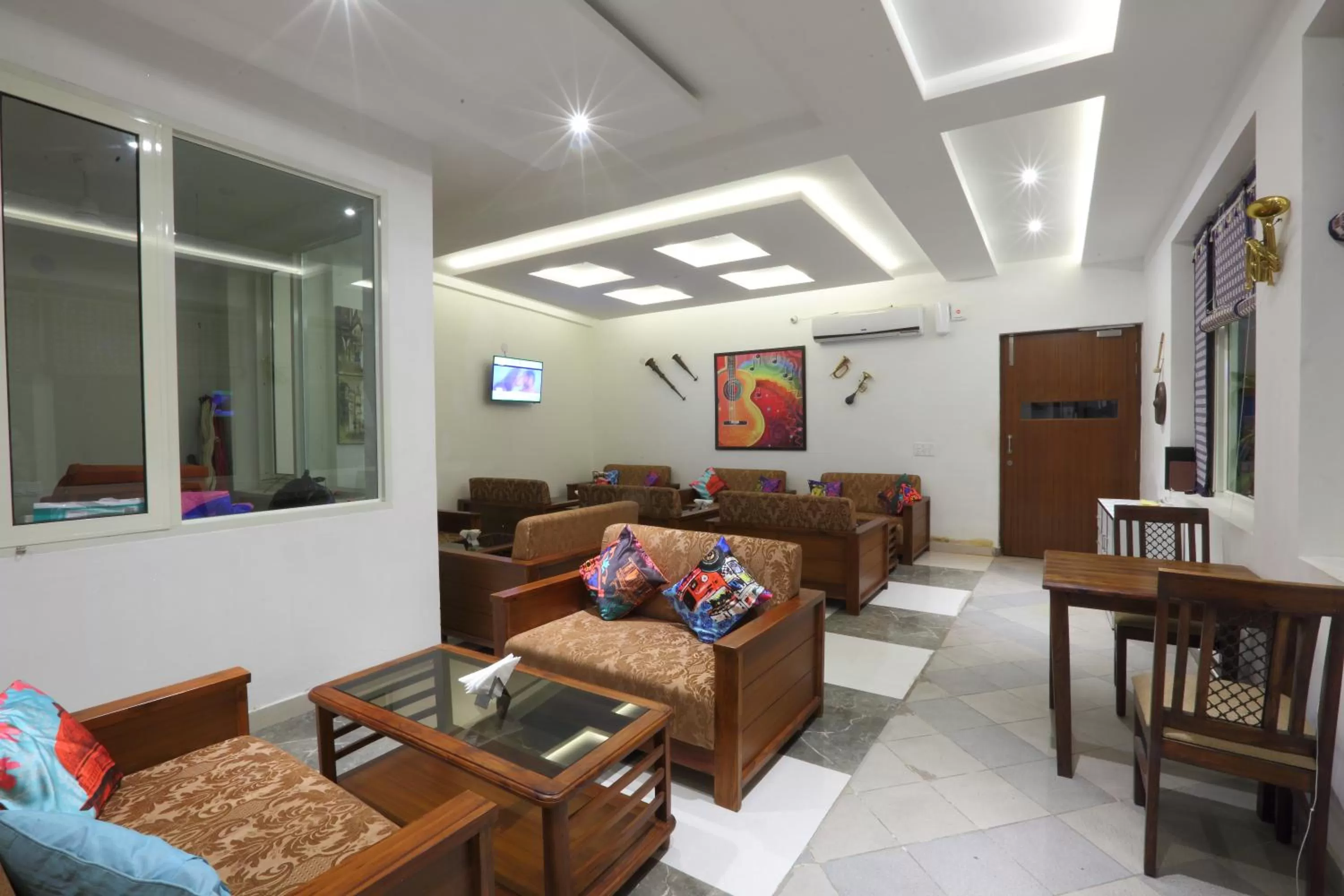 Lounge or bar in Grand Hotel Nawanshahr