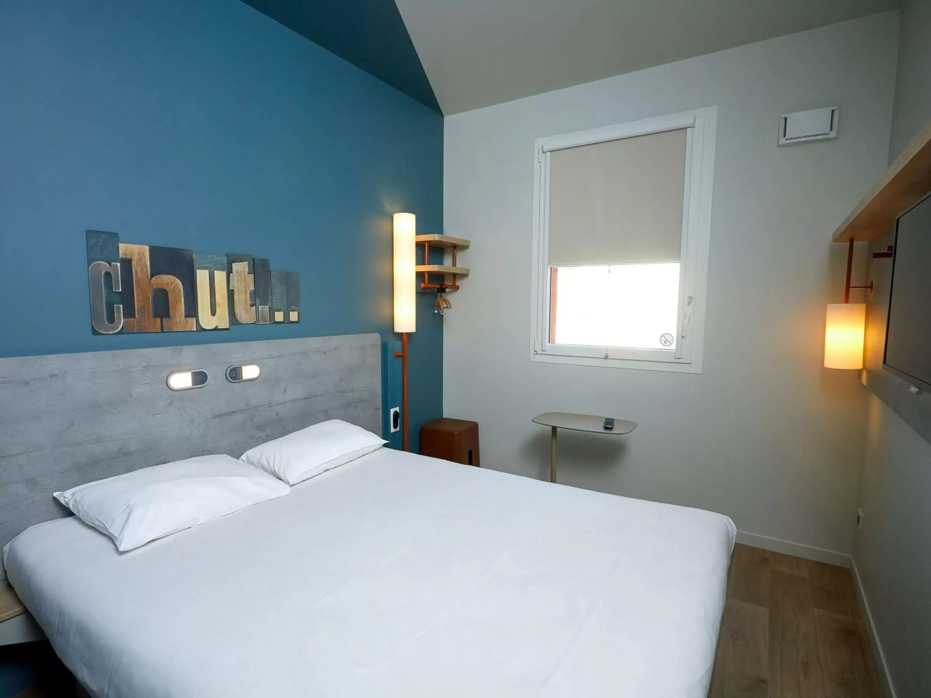 Photo of the whole room, Bed in ibis budget Auxerre Centre