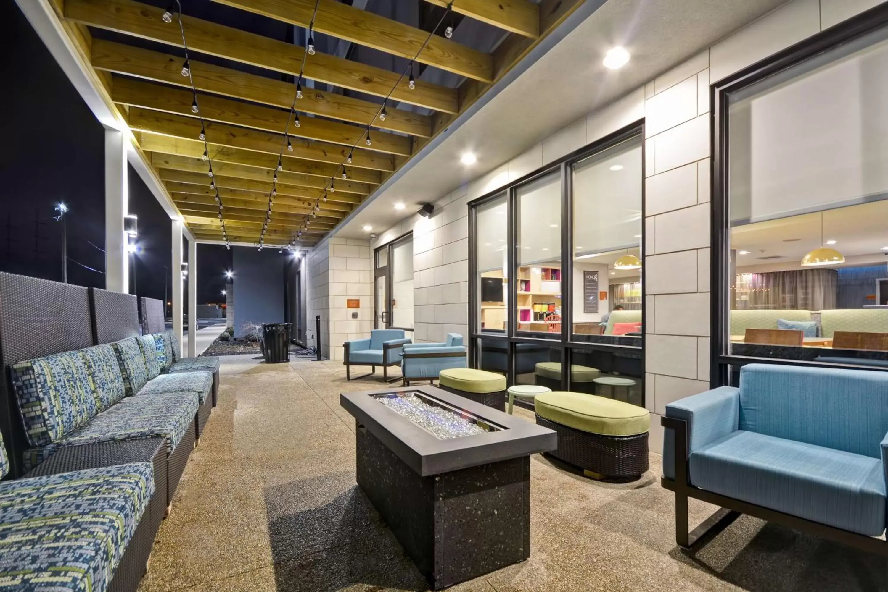 Patio, Seating Area in Home2 Suites By Hilton Columbus Airport East Broad