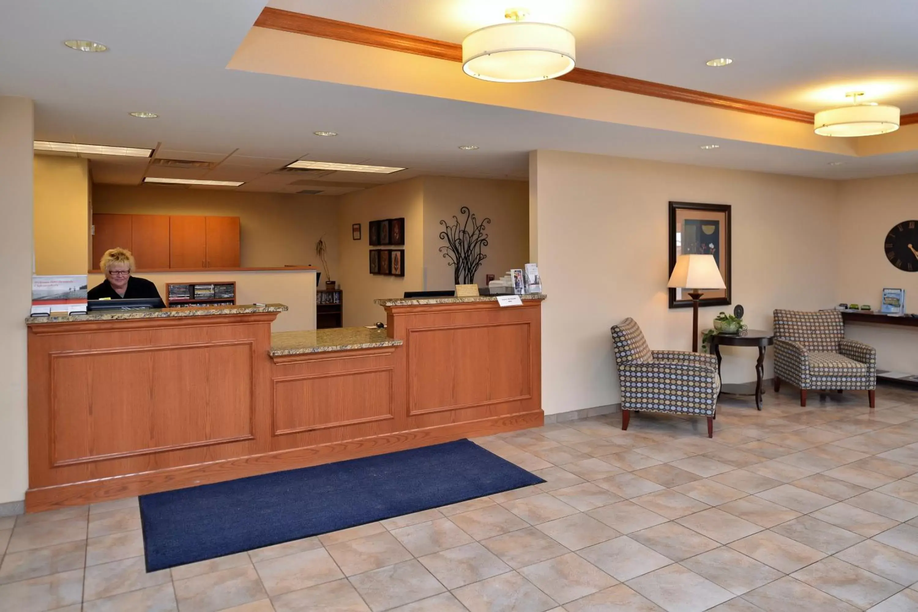 Property building, Lobby/Reception in Candlewood Suites Williston, an IHG Hotel