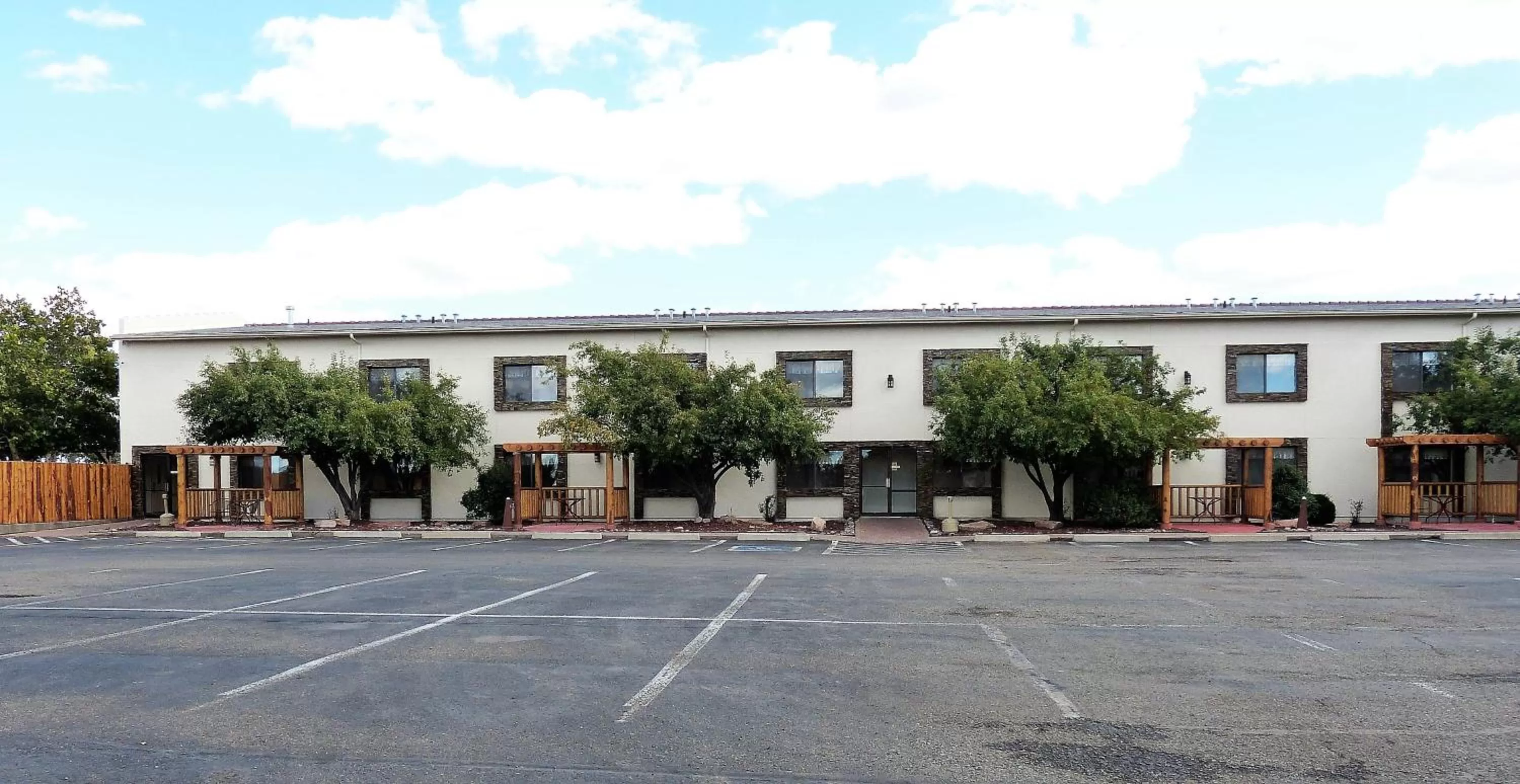 Property building in Grand Canyon Inn and Motel - South Rim Entrance