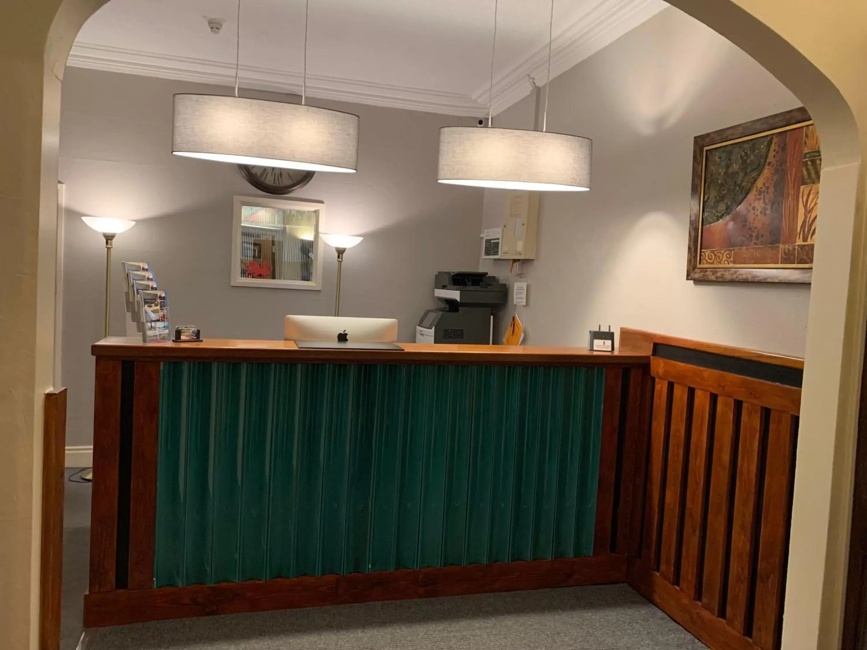 Lobby or reception, Kitchen/Kitchenette in Royal Sportsman Hotel