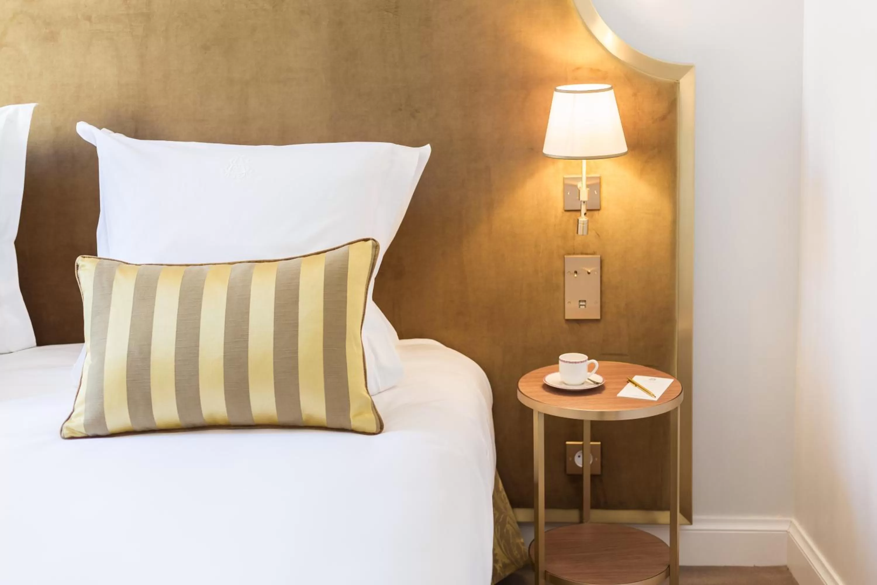 Bed in Hôtel Alfred Sommier