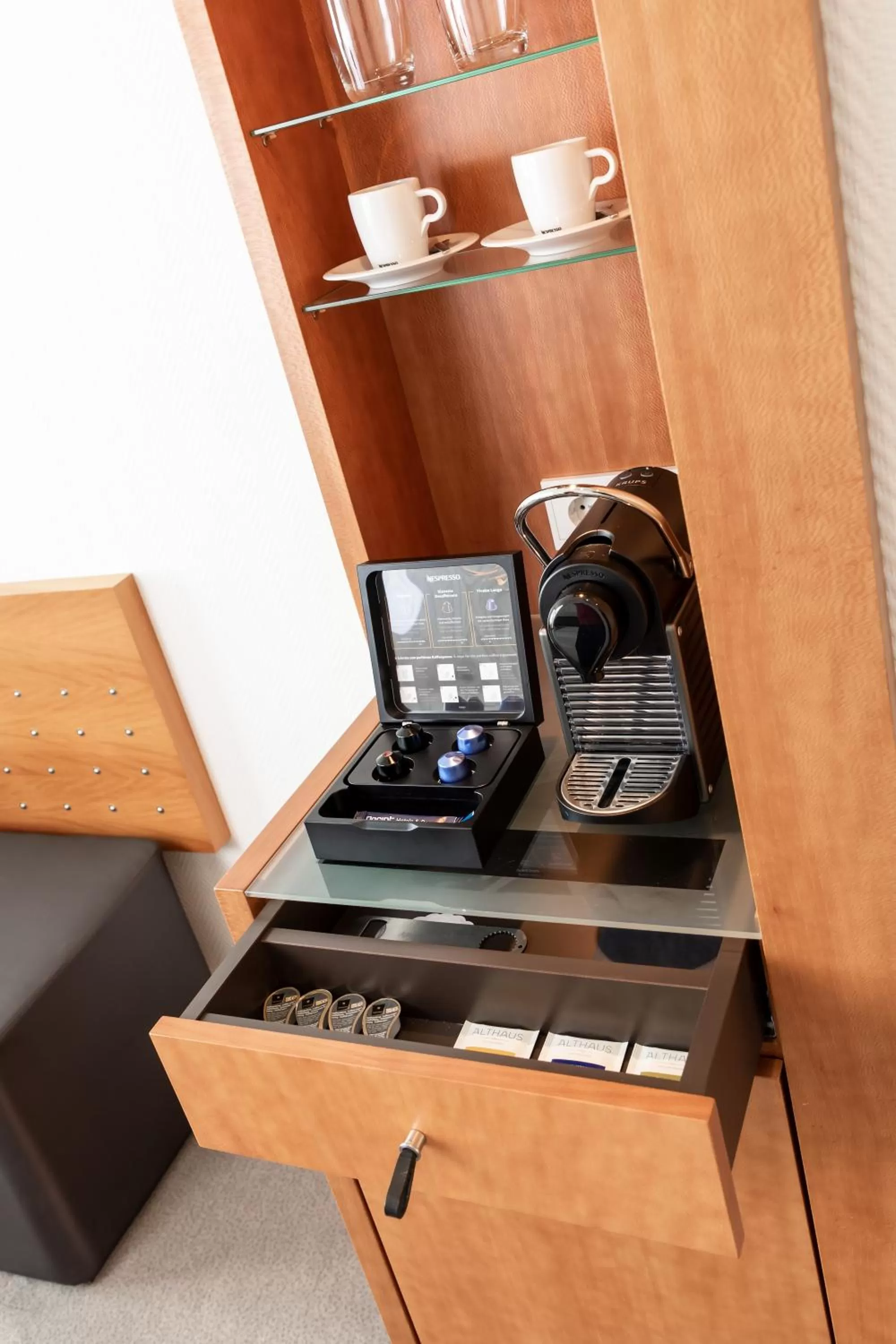 Coffee/tea facilities in Dorint Hotel Bremen