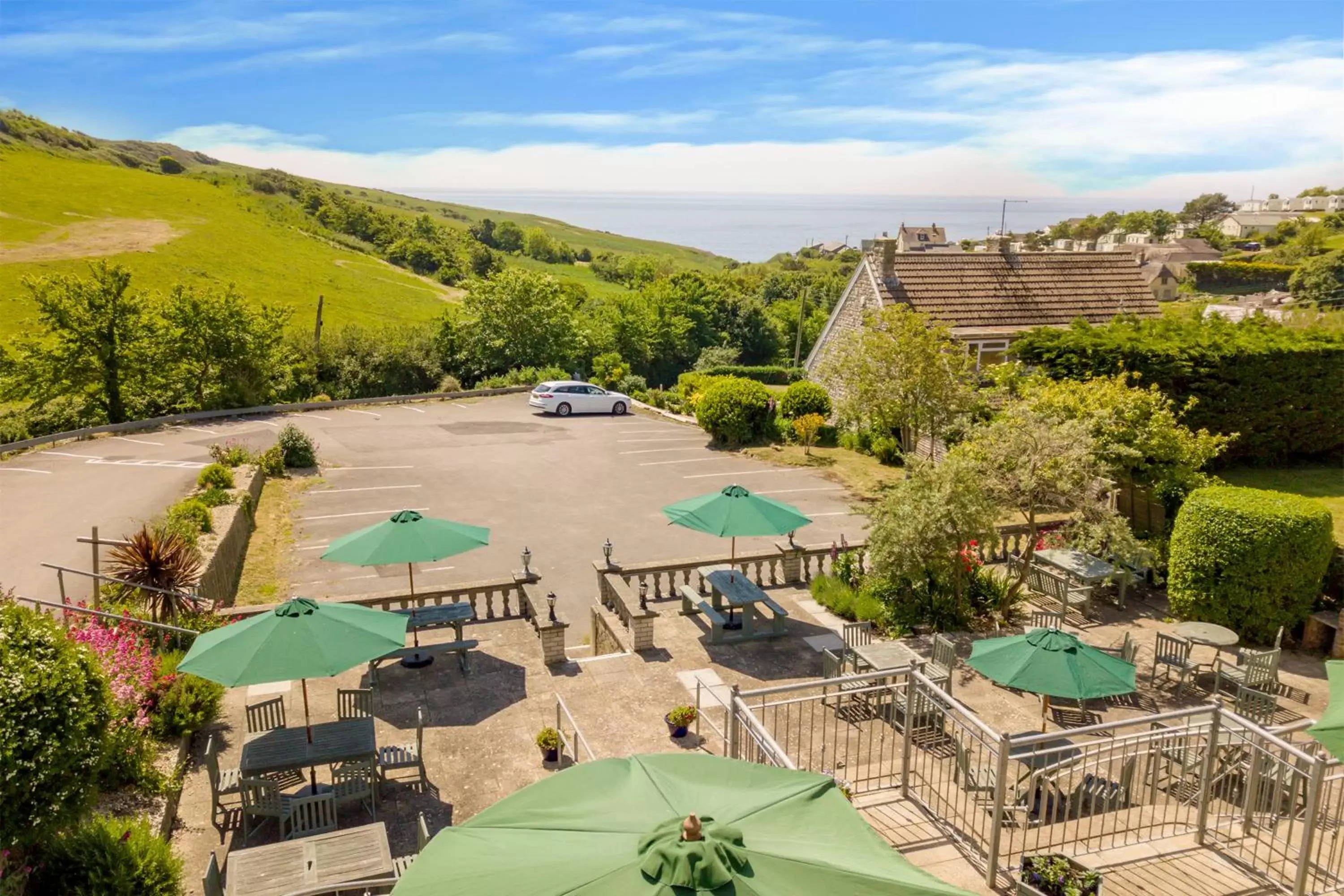 Food and drinks, Pool View in Eype's Mouth Country Hotel