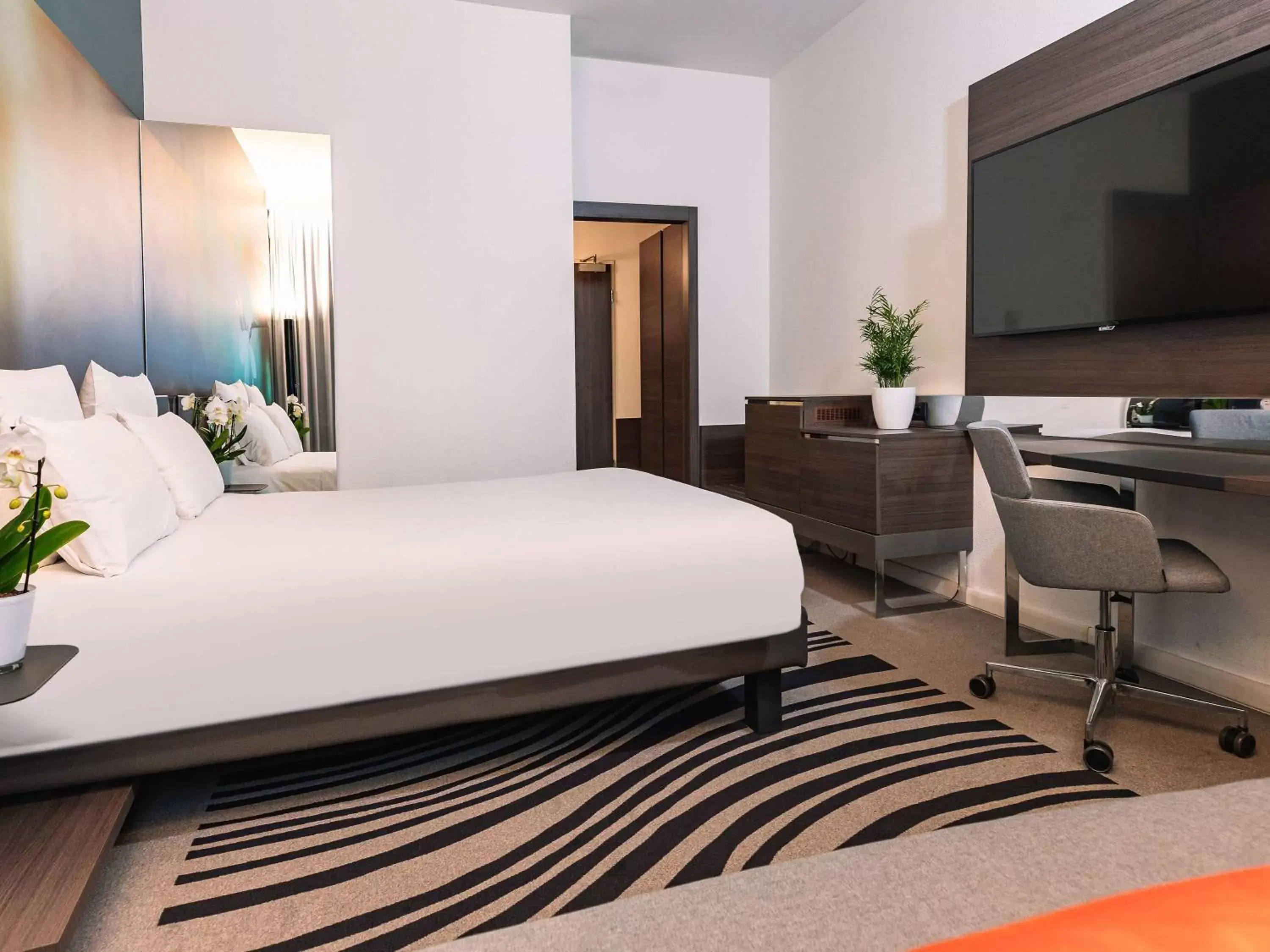 Bedroom, Bed in Novotel Milano Linate Aeroporto