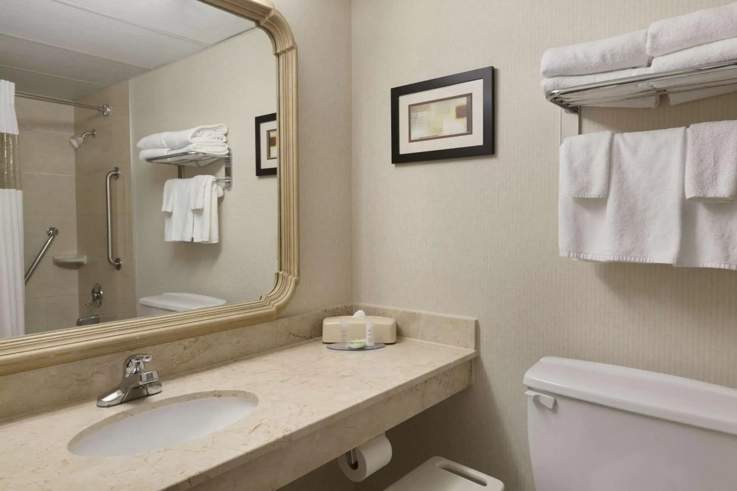 Photo of the whole room, Bathroom in Travelodge Hotel by Wyndham Vancouver Airport