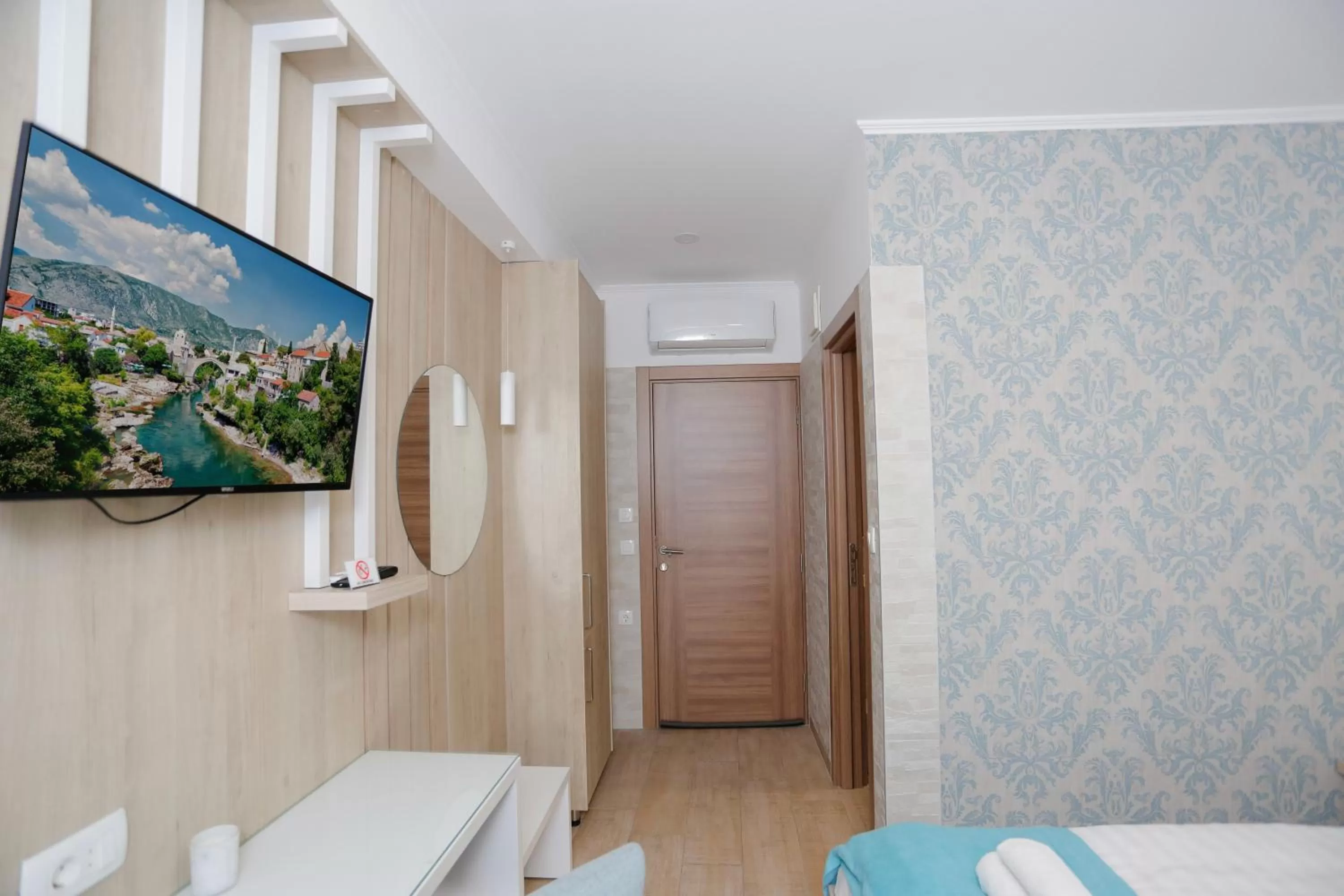 TV and multimedia, Bed in Hotel - Villa Lejla