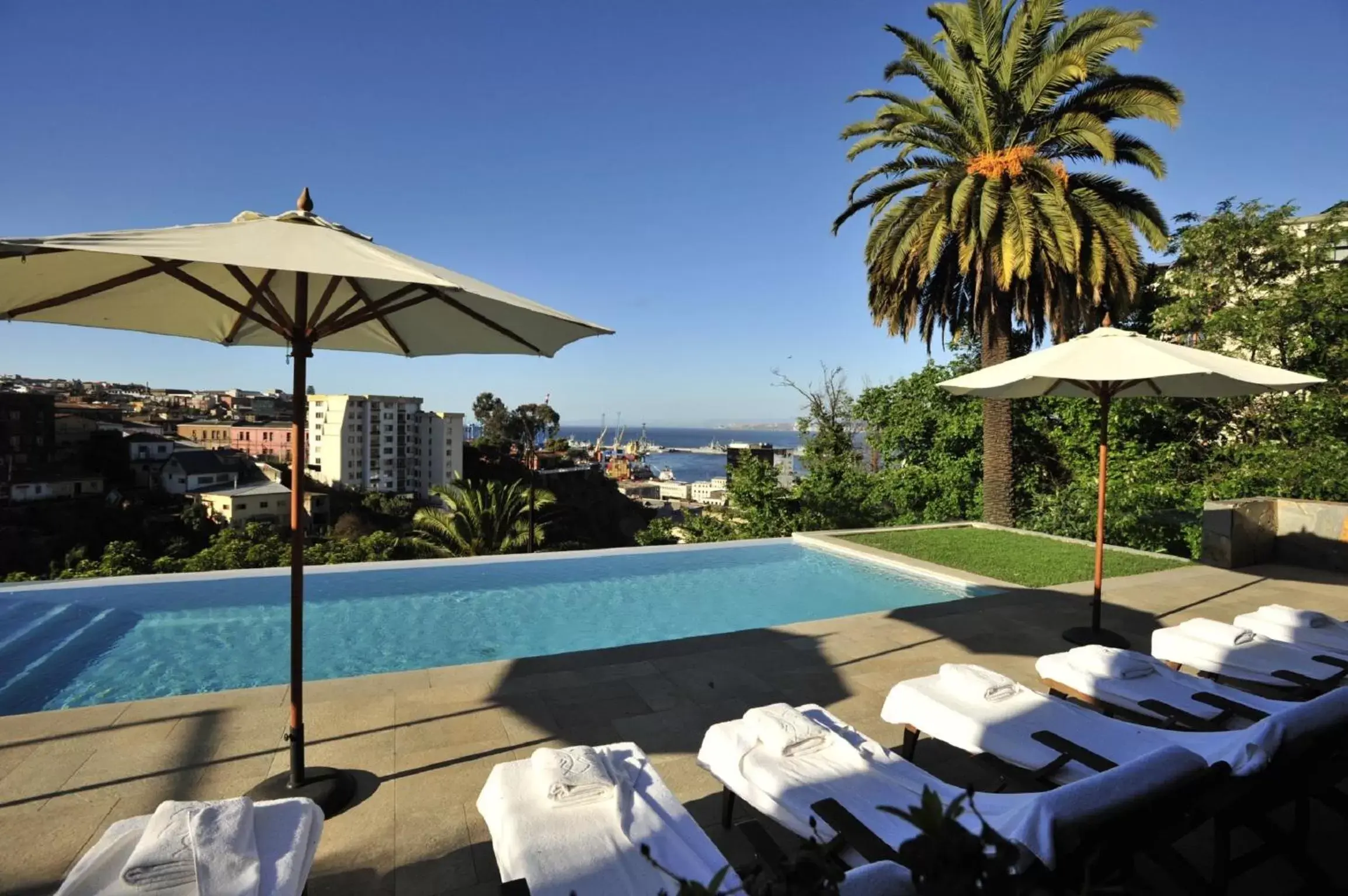 Swimming Pool in Hotel Casa Higueras