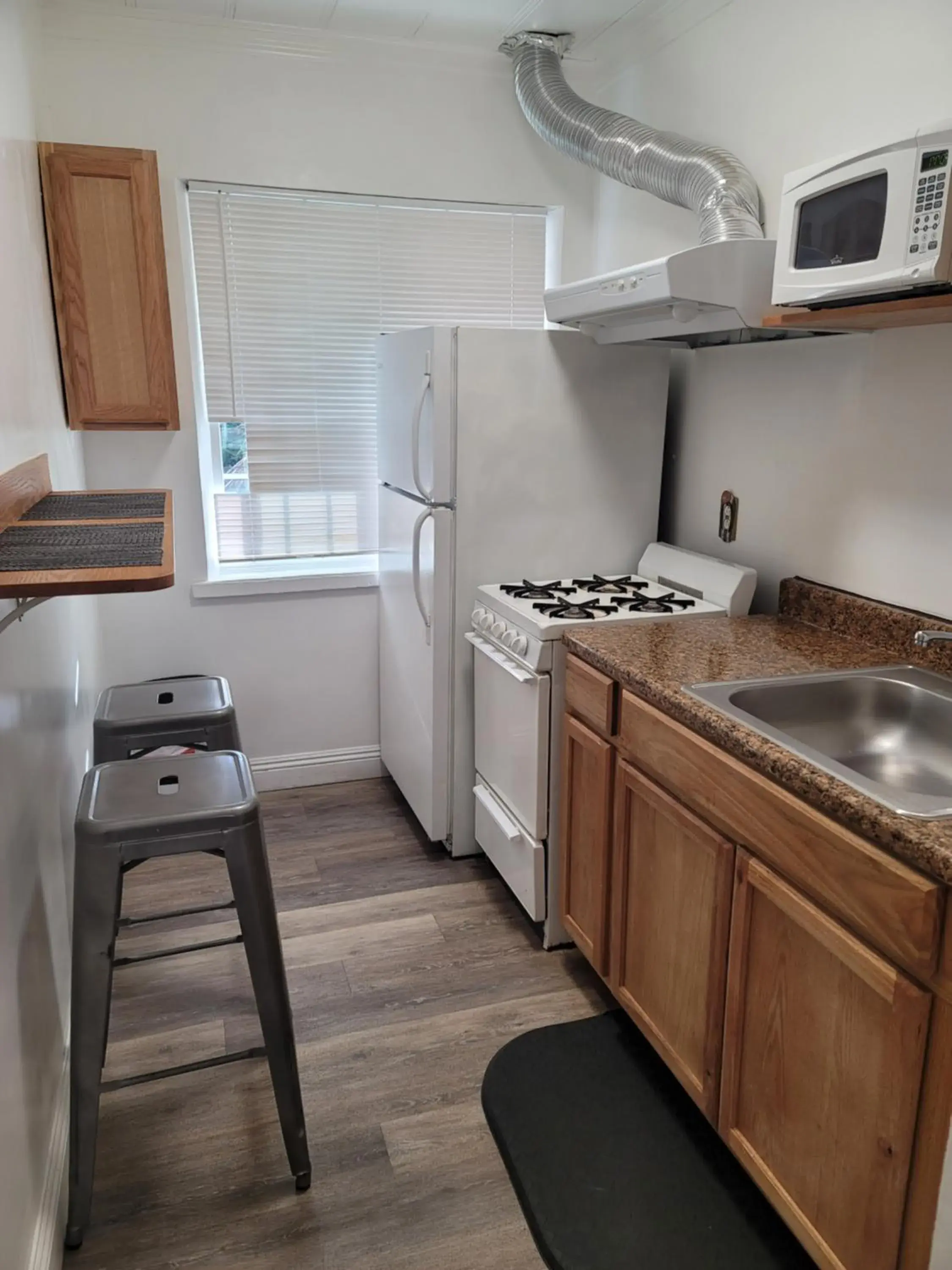 Kitchen/Kitchenette in Oceana Boutique Hotel