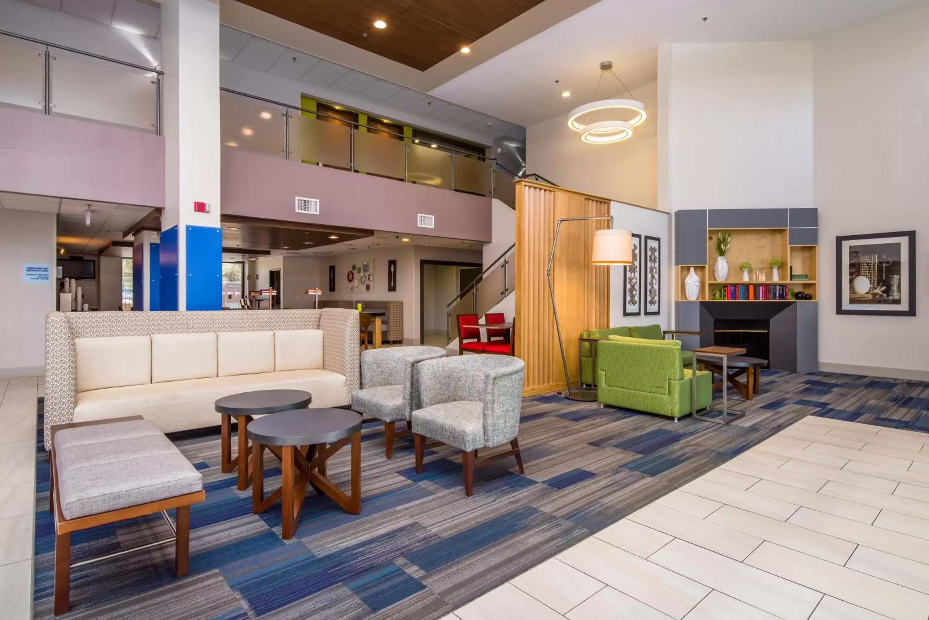 Lobby or reception, Lobby/Reception in Holiday Inn Express Phoenix-Airport/University Drive, an IHG Hotel