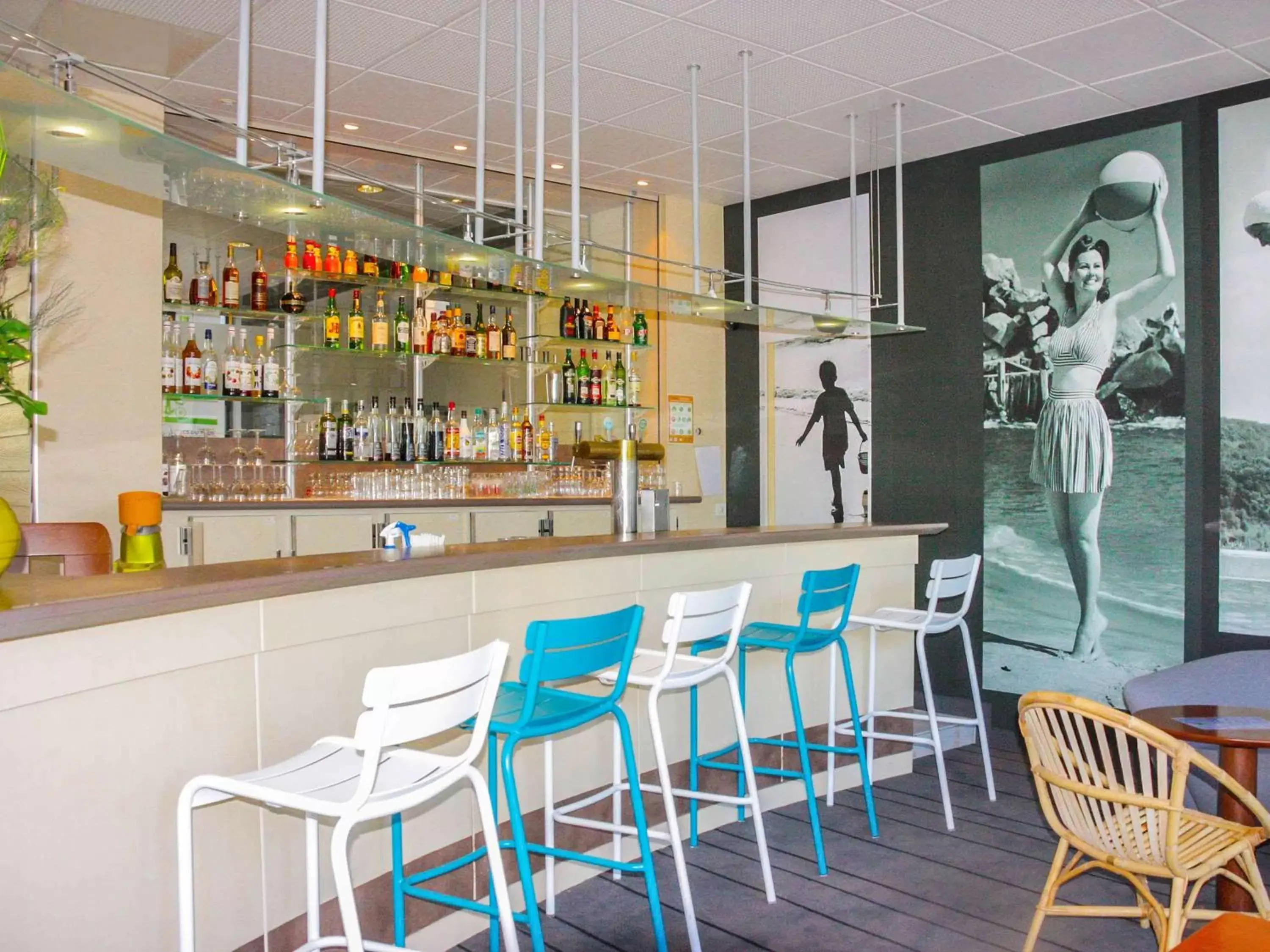 Lounge or bar, Lounge/Bar in Ibis styles Toulon la Seyne sur Mer