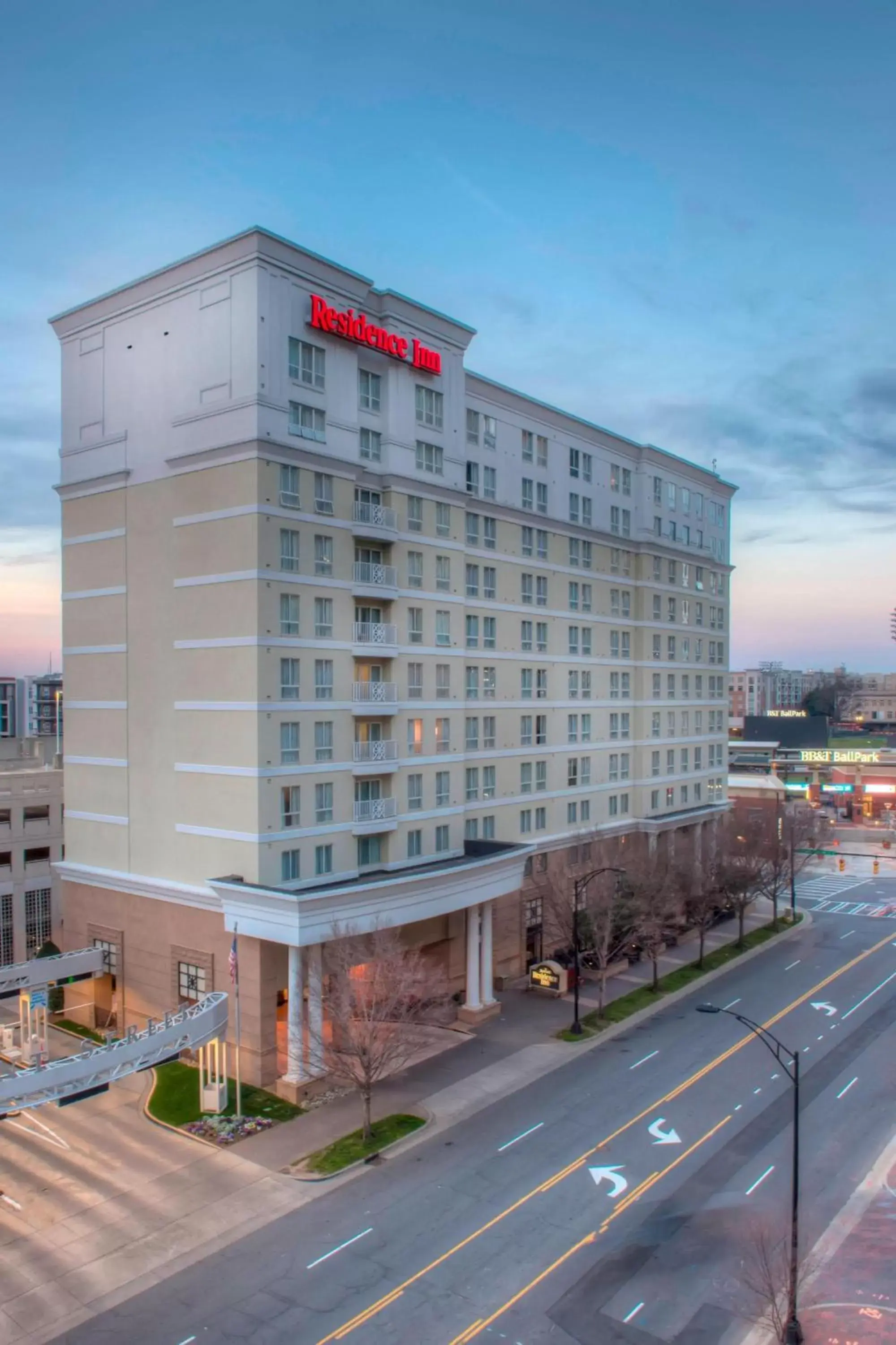 Property Building in Residence Inn Charlotte Uptown